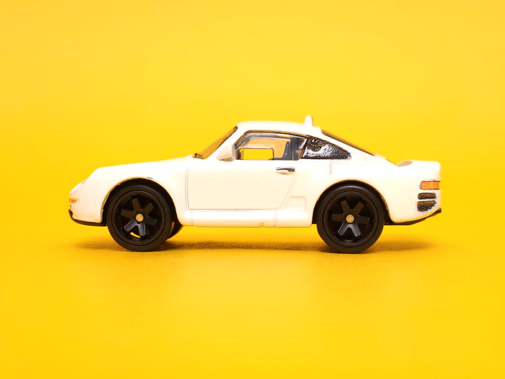 Porsche 959: White – 2023 Mattel Hot Wheels Premium