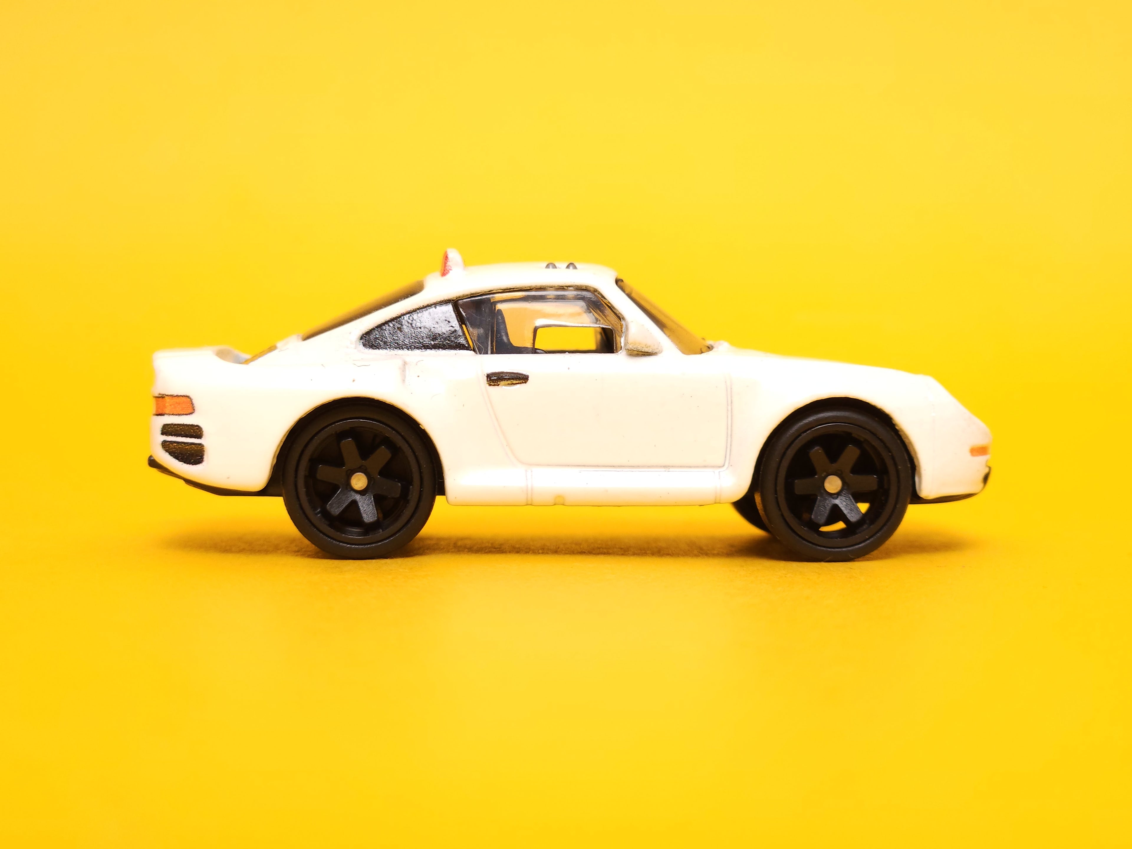 Porsche 959: White – 2023 Mattel Hot Wheels Premium