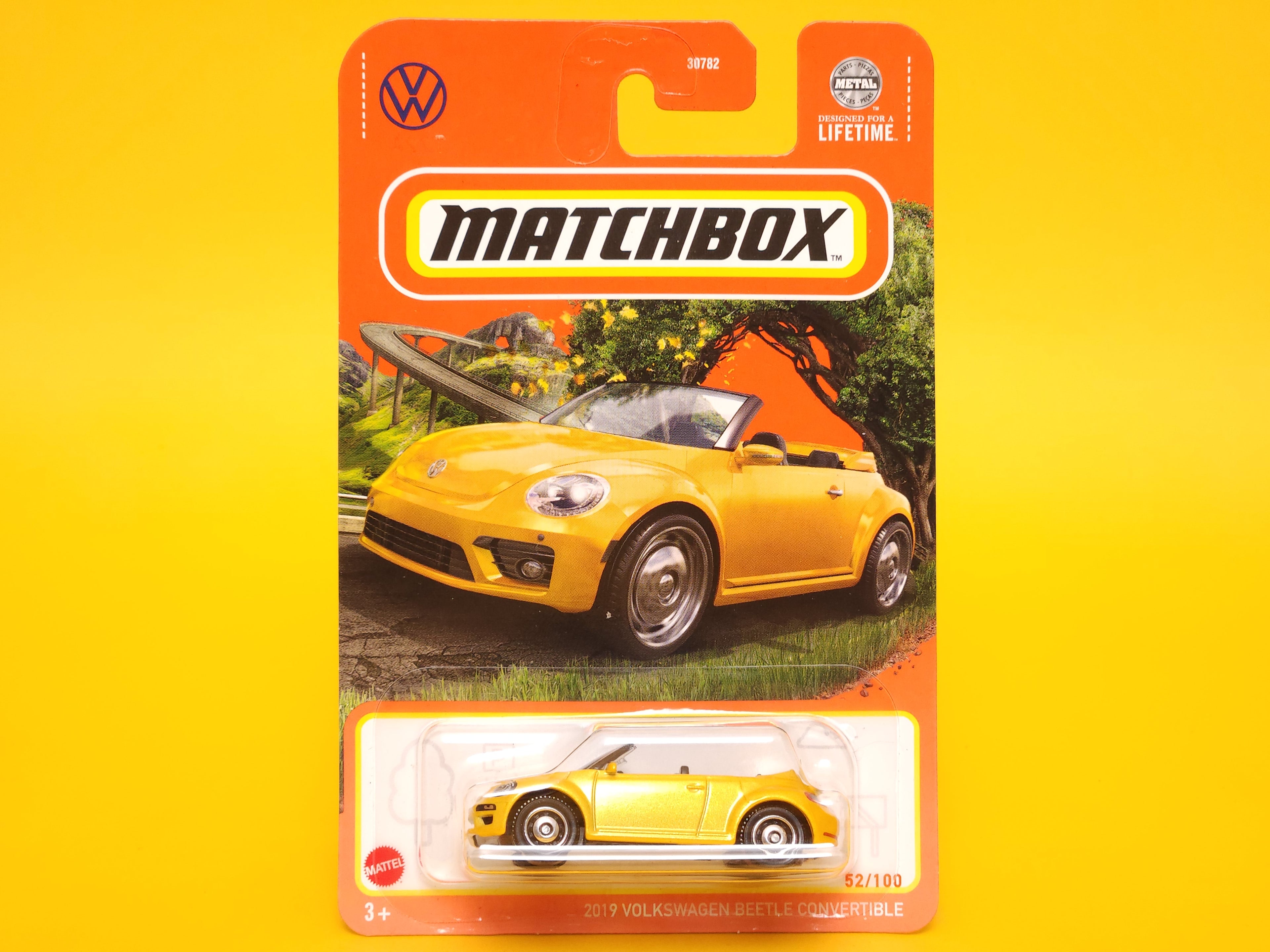 2019 Volkswagen Beetle Convertible: Metalflake Yellow – 2024 Mattel Matchbox Basic