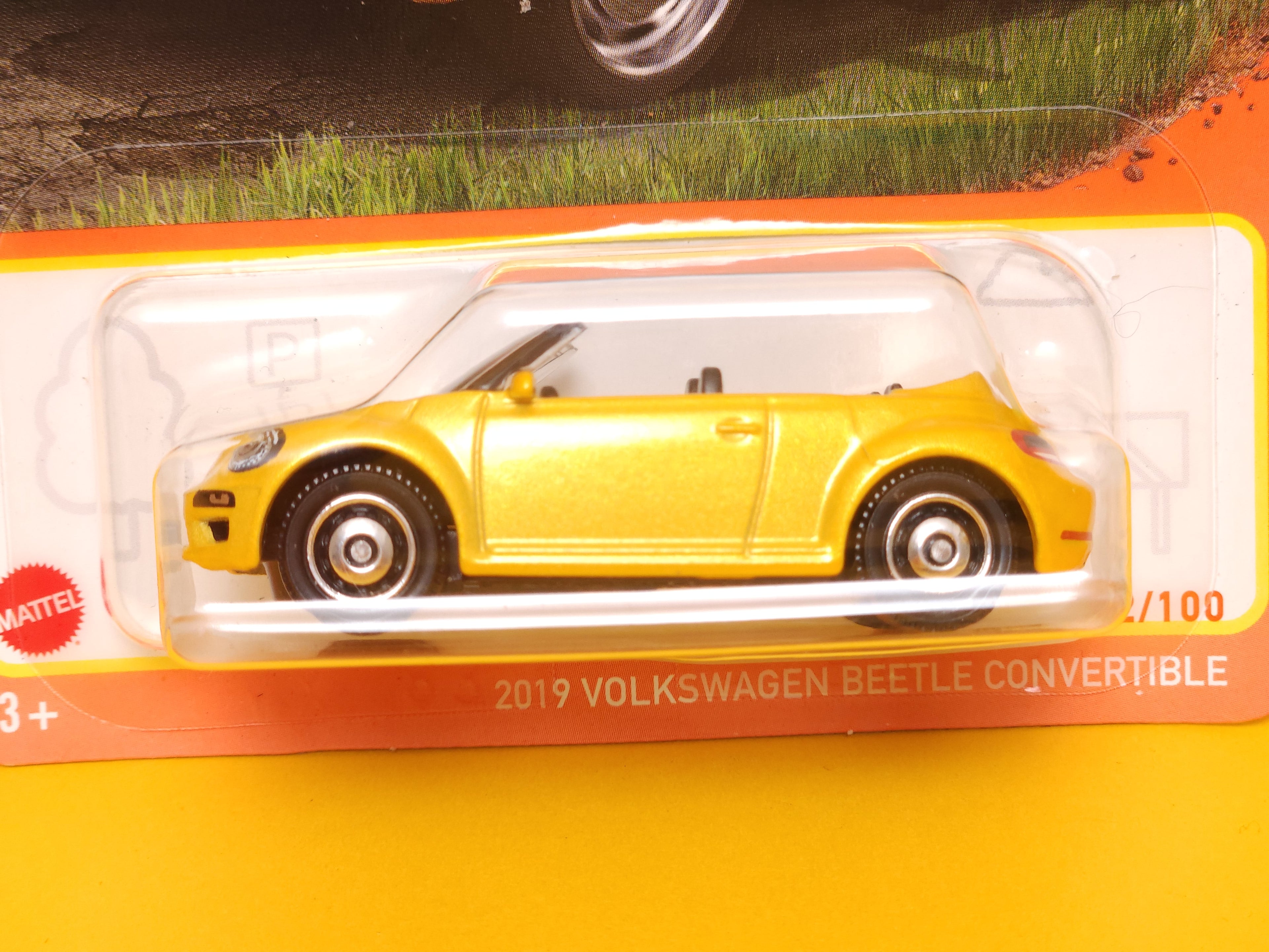 2019 Volkswagen Beetle Convertible: Metalflake Yellow – 2024 Mattel Matchbox Basic
