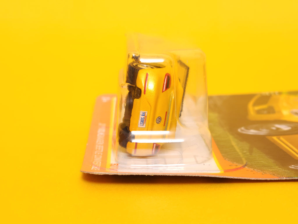 2019 Volkswagen Beetle Convertible: Metalflake Yellow – 2024 Mattel Matchbox Basic