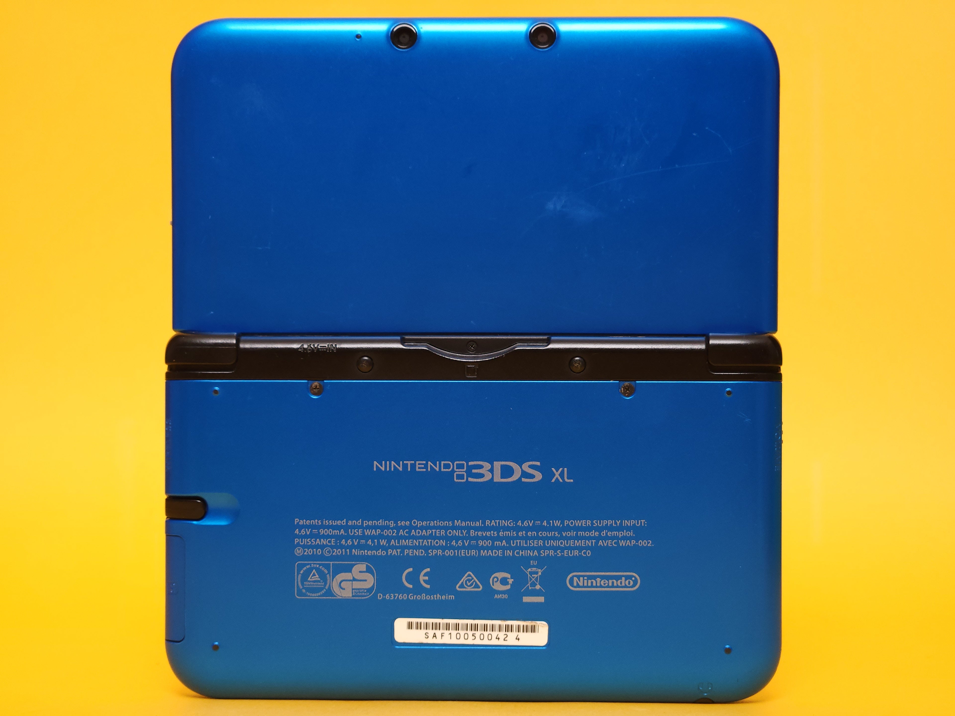 Blue + Black Nintendo 3DS XL Console + Stylus + Power AC Adaptor Cable