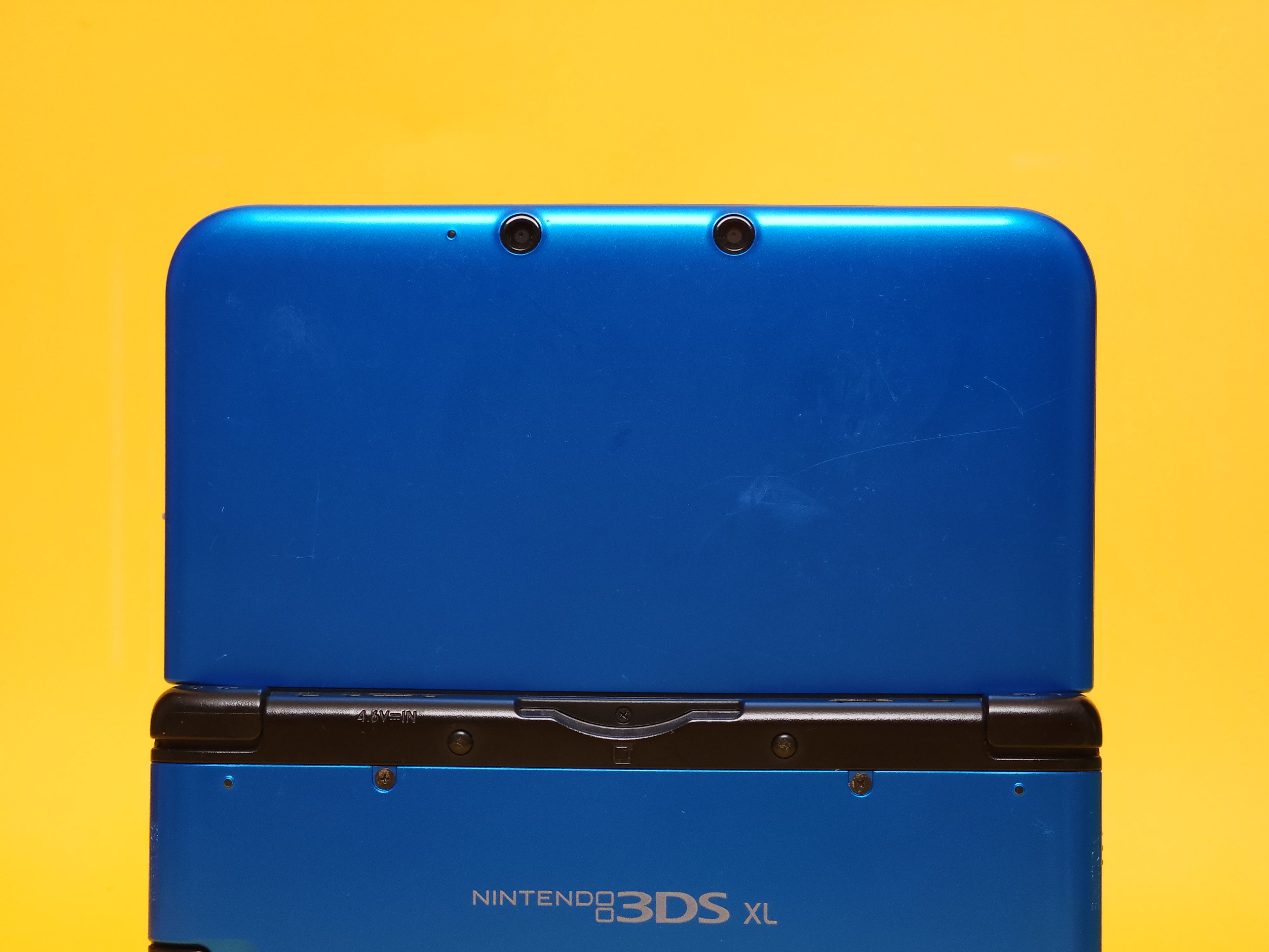 Blue + Black Nintendo 3DS XL Console + Stylus + Power AC Adaptor Cable