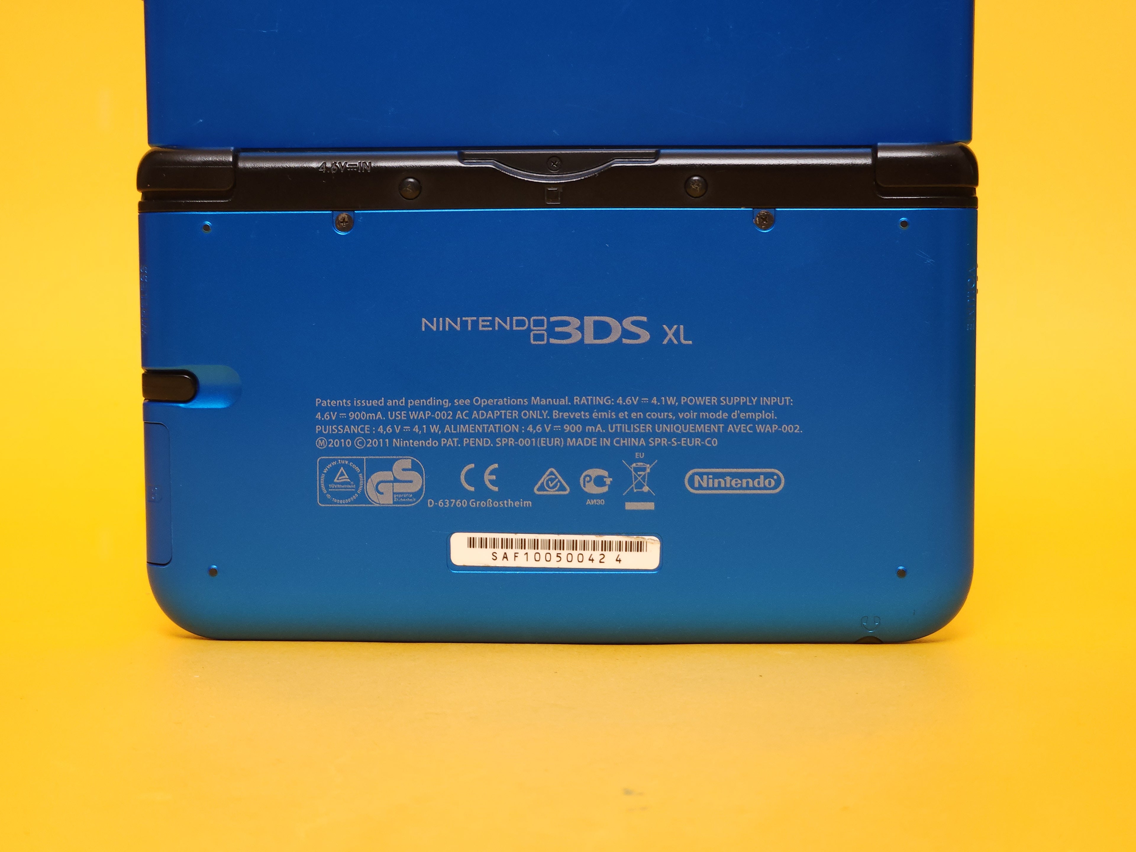Blue + Black Nintendo 3DS XL Console + Stylus + Power AC Adaptor Cable