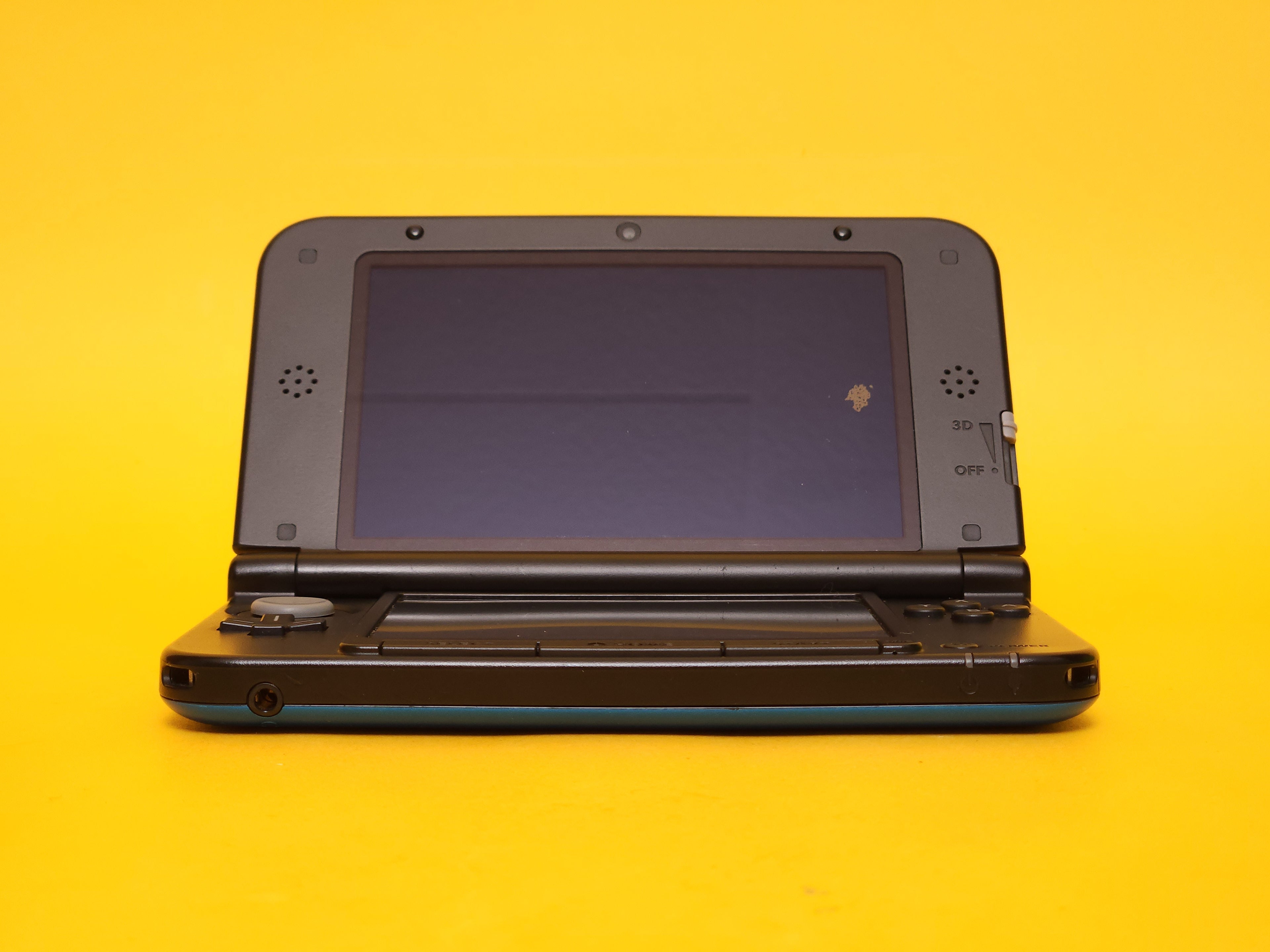 Blue + Black Nintendo 3DS XL Console + Stylus + Power AC Adaptor Cable