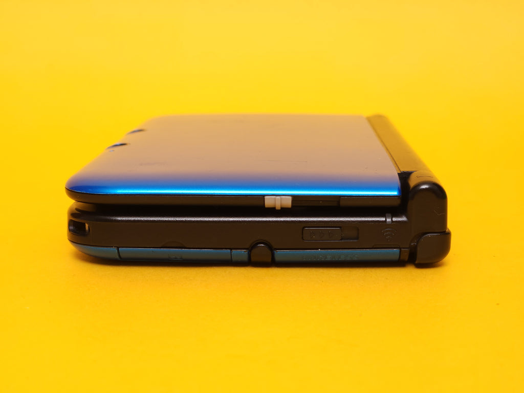 Blue + Black Nintendo 3DS XL Console + Stylus + Power AC Adaptor Cable