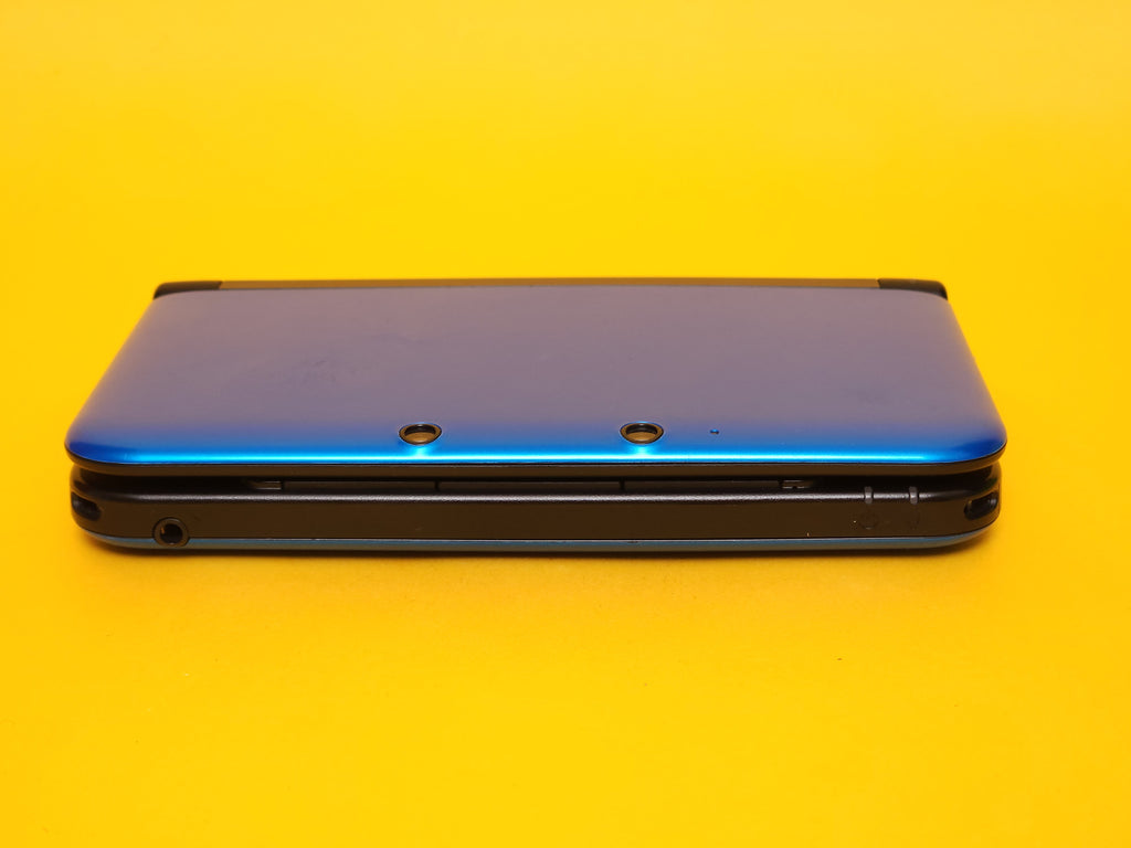 Blue + Black Nintendo 3DS XL Console + Stylus + Power AC Adaptor Cable