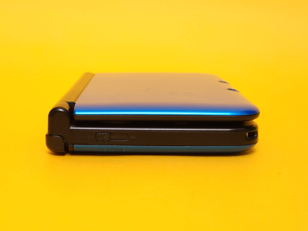 Blue + Black Nintendo 3DS XL Console + Stylus + Power AC Adaptor Cable