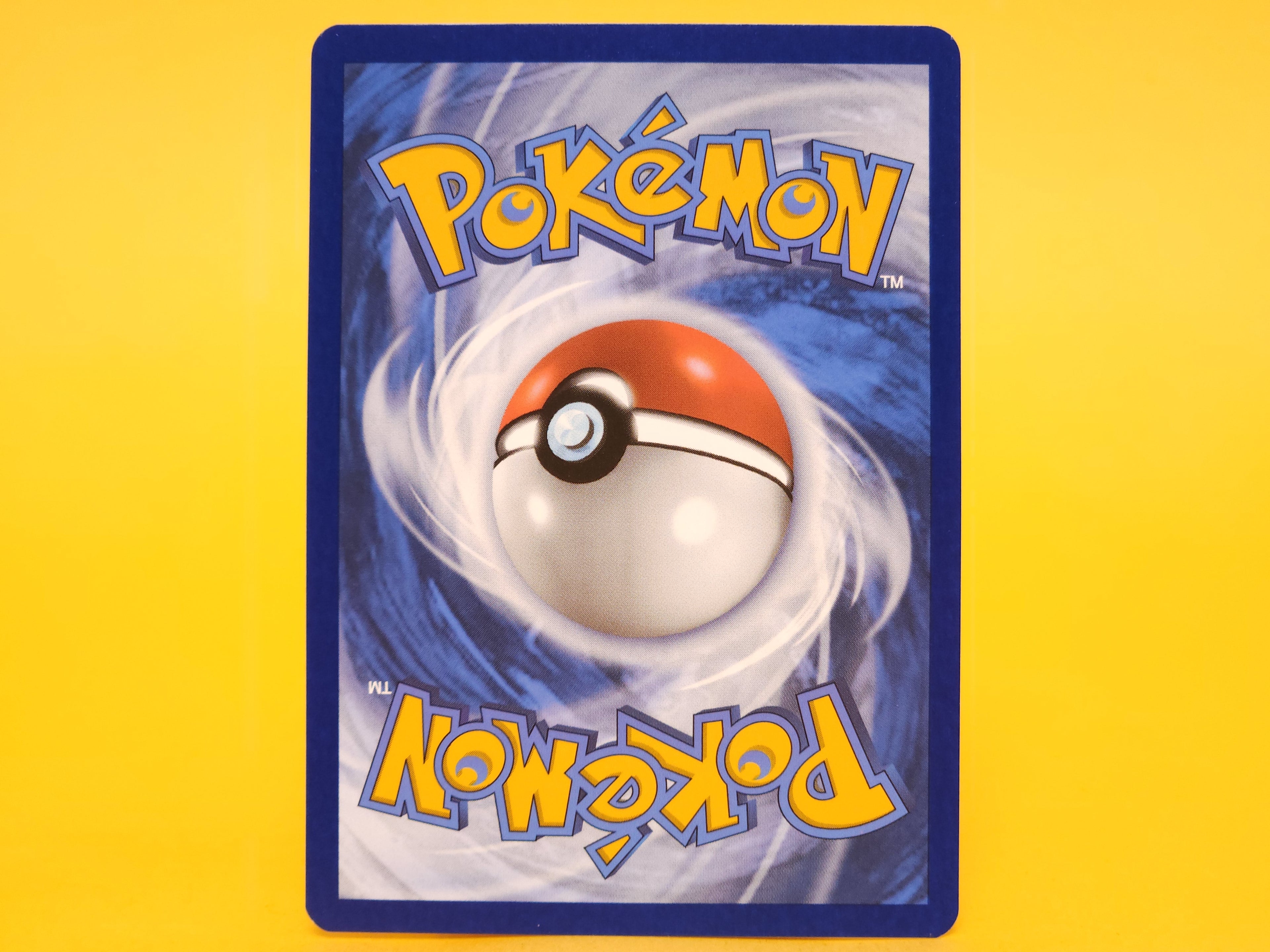 Team Rocket's Zapdos: 070/182 – 2025 Pokémon Rare Reverse Holofoil