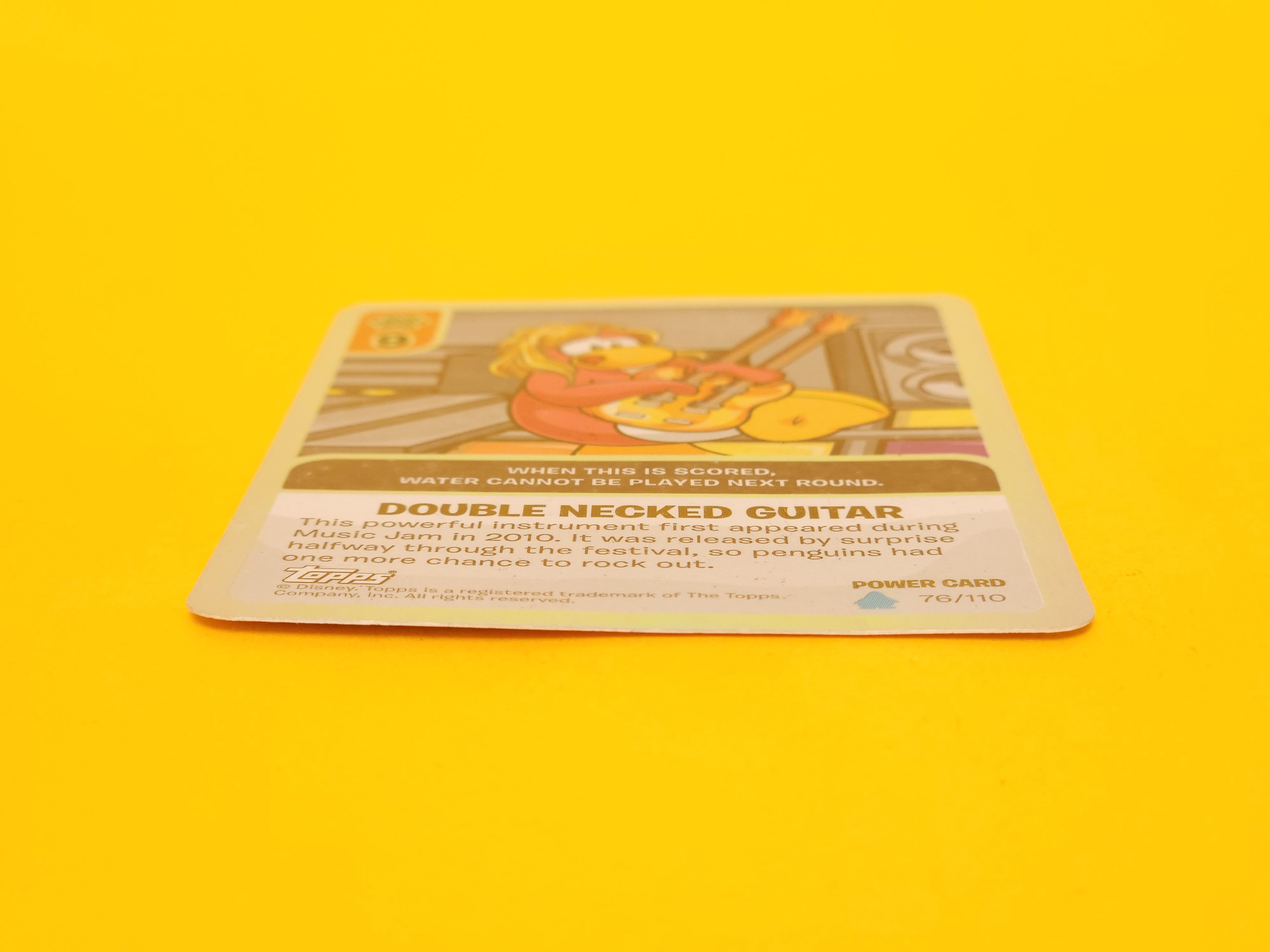 Double Necked Guitar: 76/110 – 2010 Topps Disney Club Penguin Holofoil