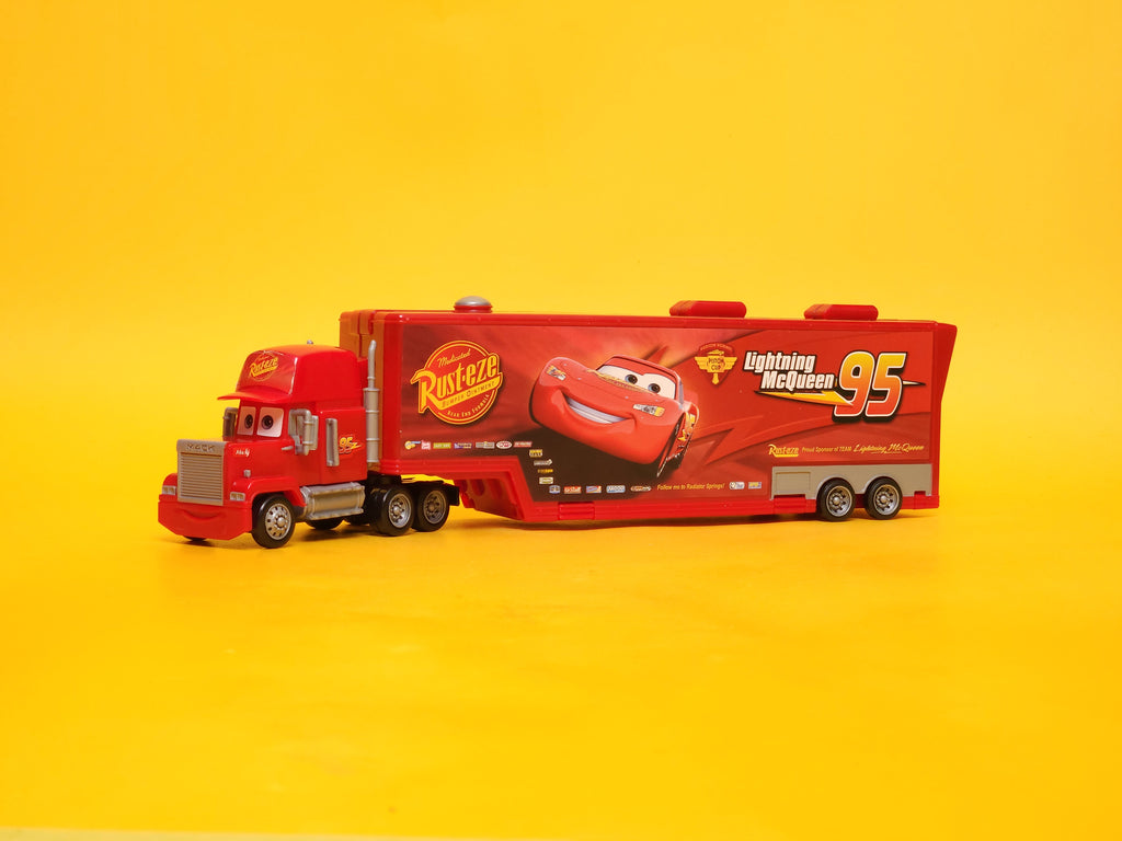 Mack Truck Playset – 2011 Mattel Disney Pixar Cars 2