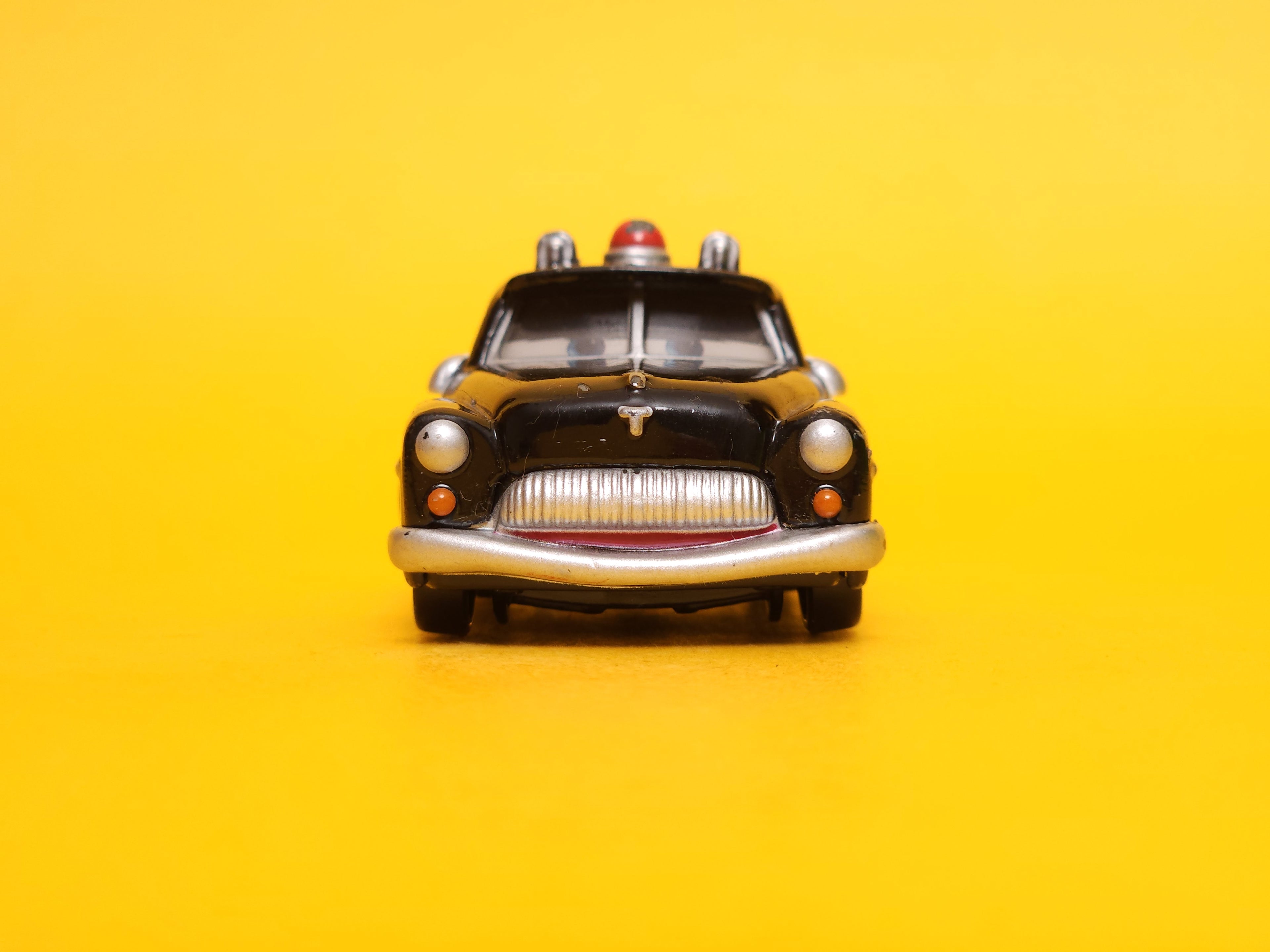 Sheriff (Lenticular Eyes) – 2009 Mattel Disney Pixar Cars