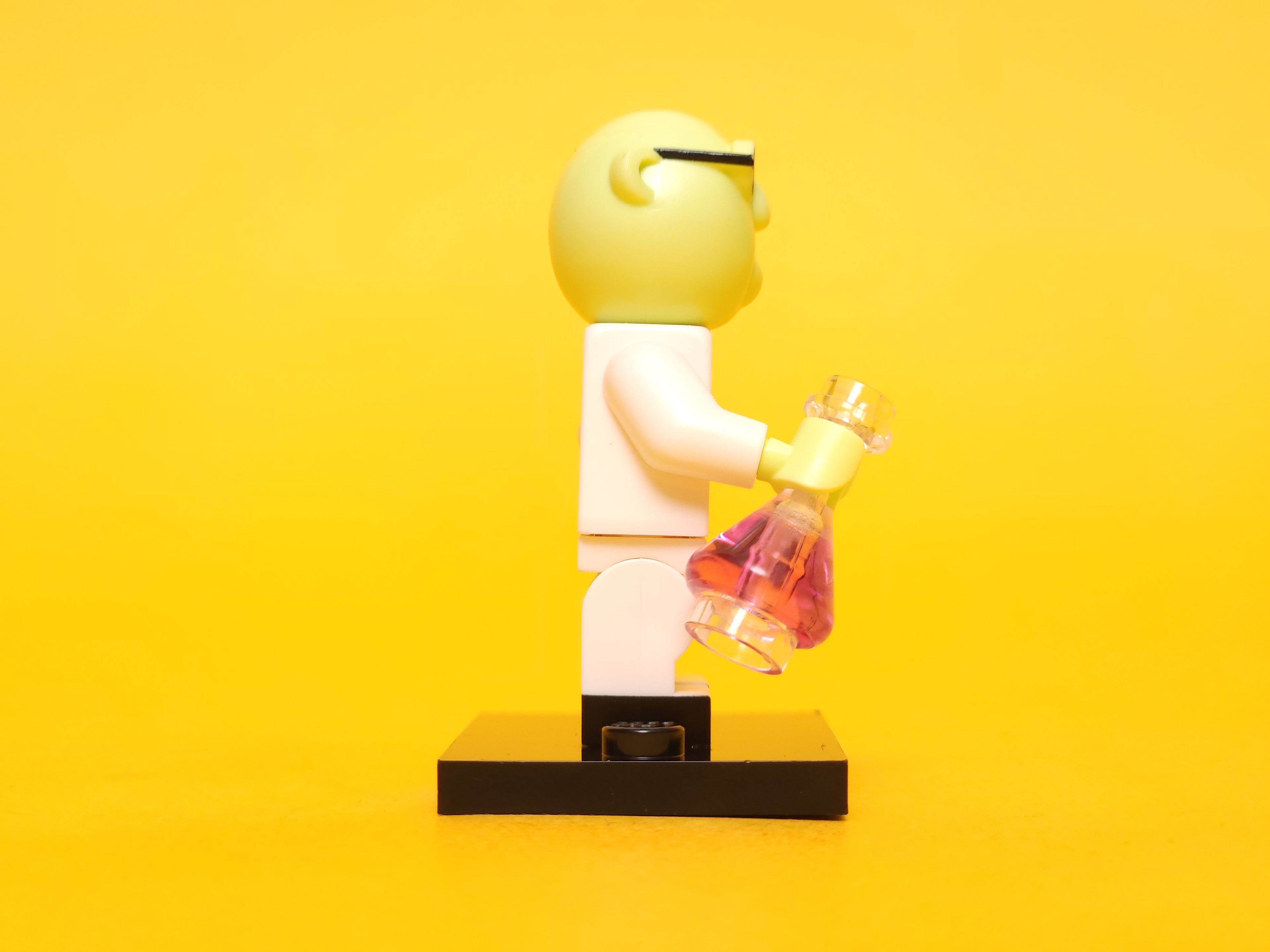 Dr. Bunsen Honeydew #2 71033 – 2022 LEGO Minifigures: The Muppets Series