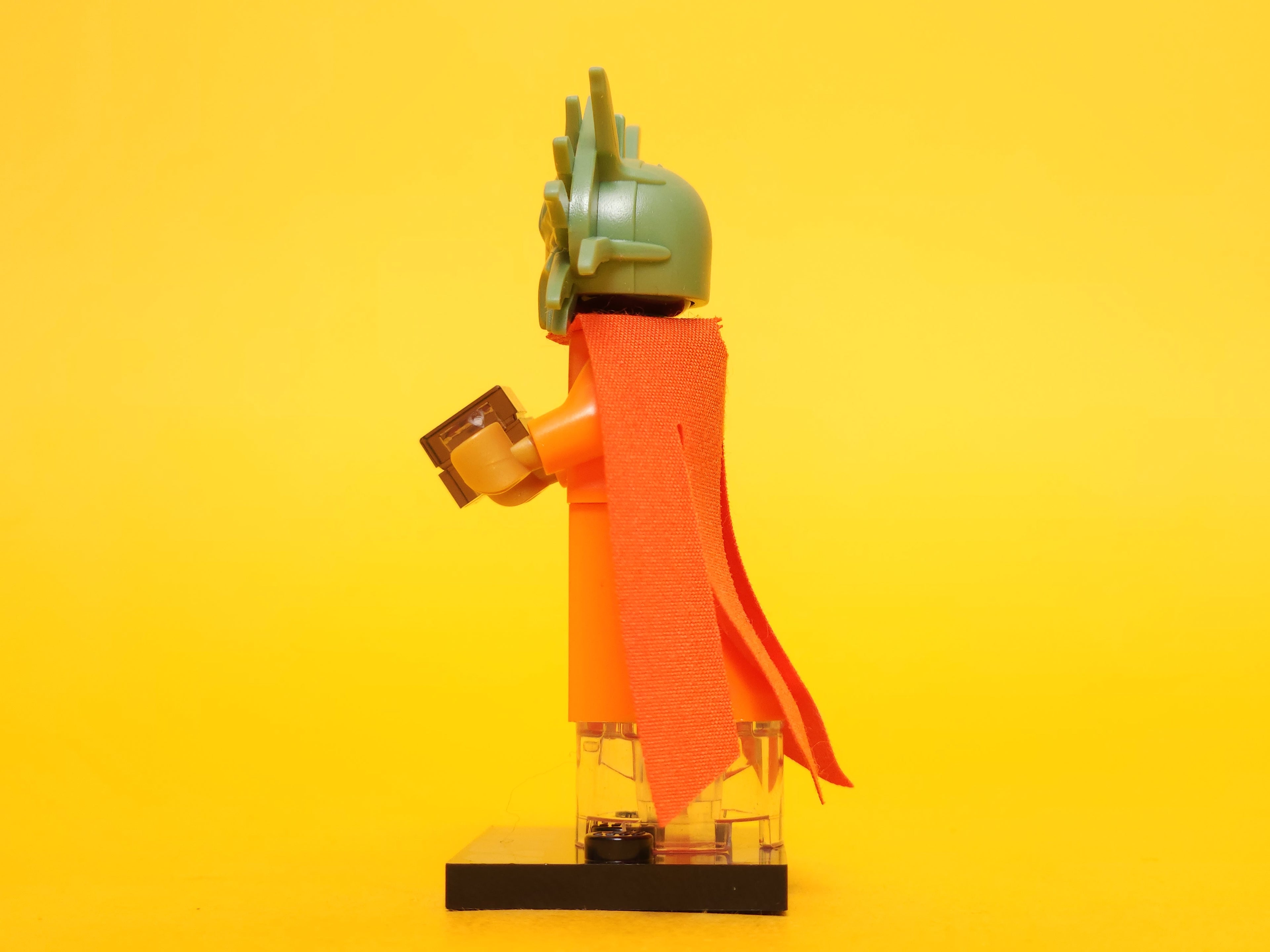 The Lady Of Pain #10 71047 – 2024 LEGO Minifigures: Dungeons & Dragons Series