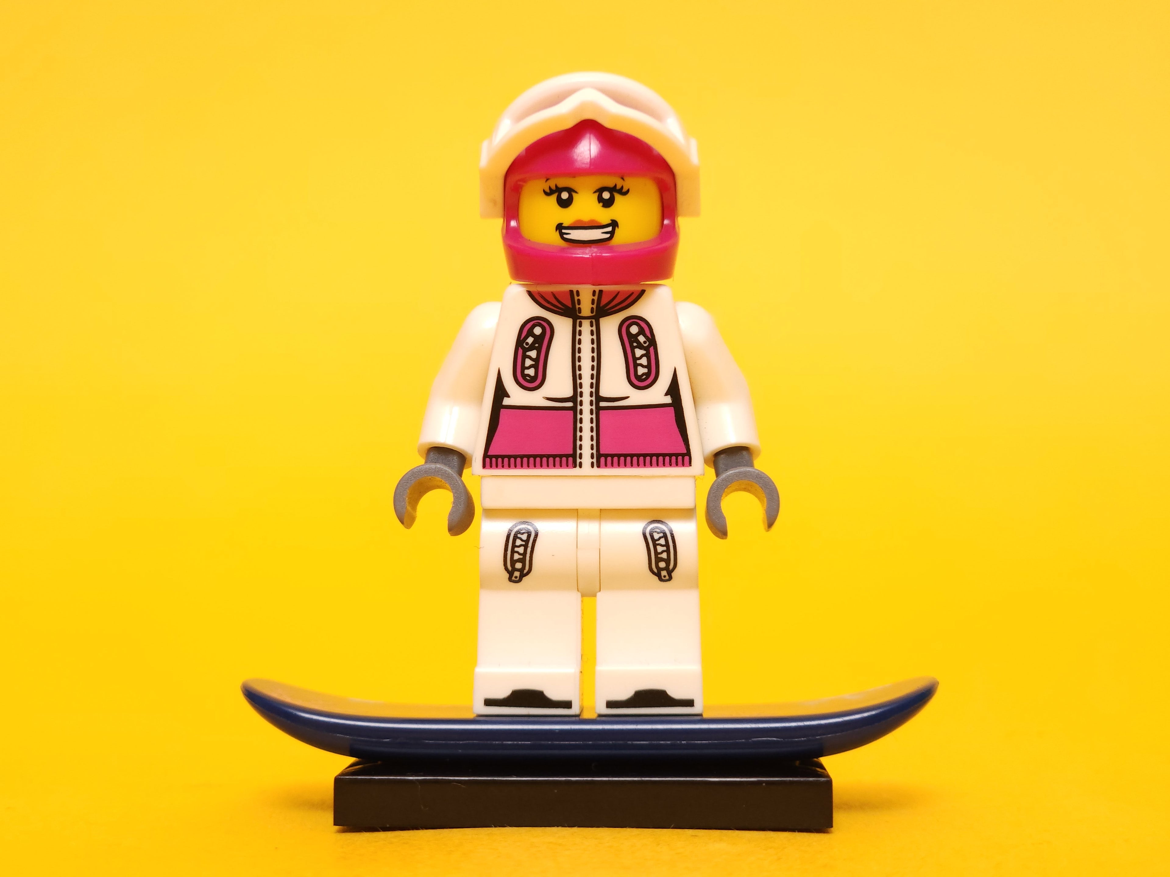 Snowboarder #16 8803 – 2011 LEGO Minifigures: Series 3
