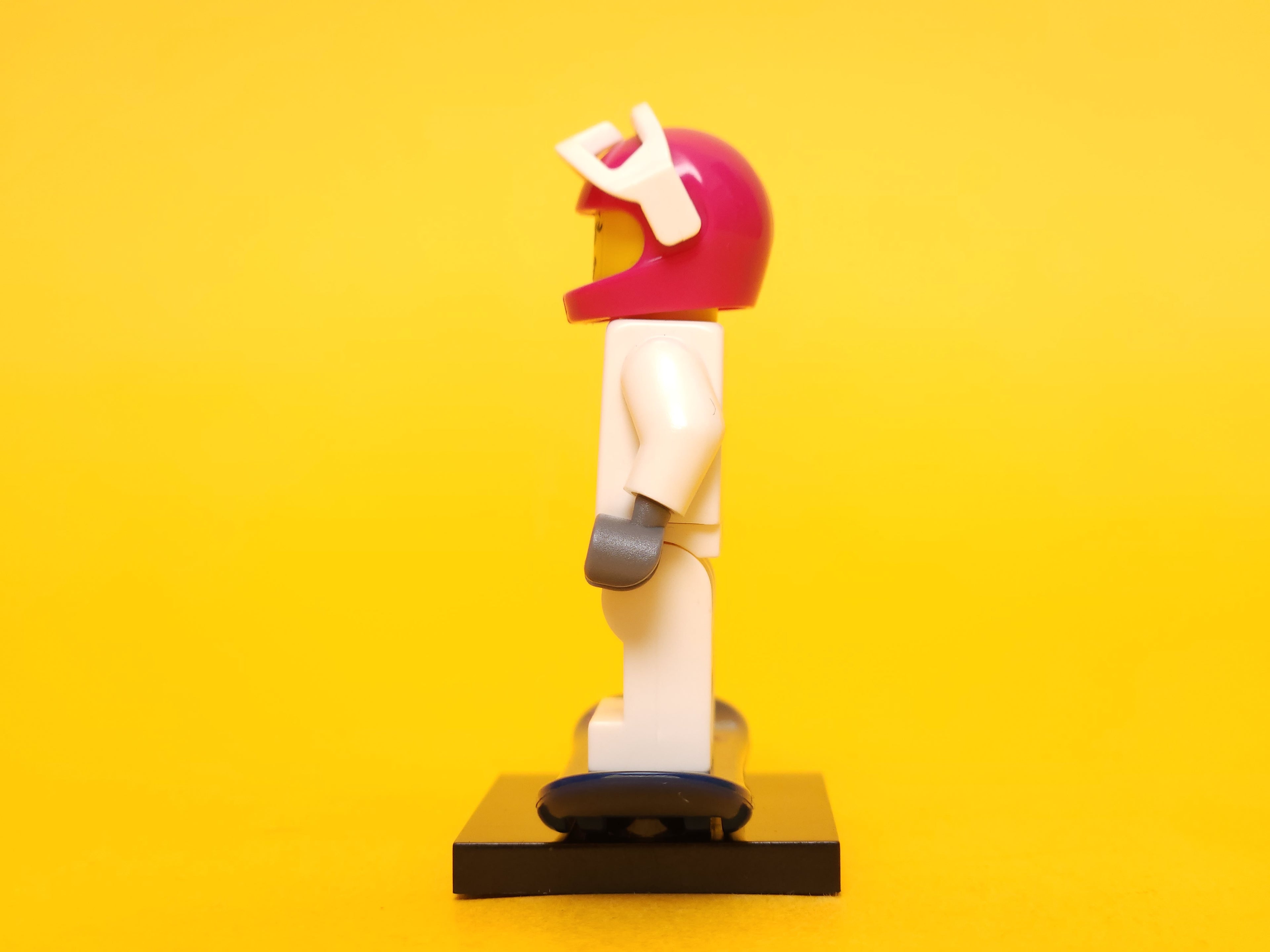 Snowboarder #16 8803 – 2011 LEGO Minifigures: Series 3