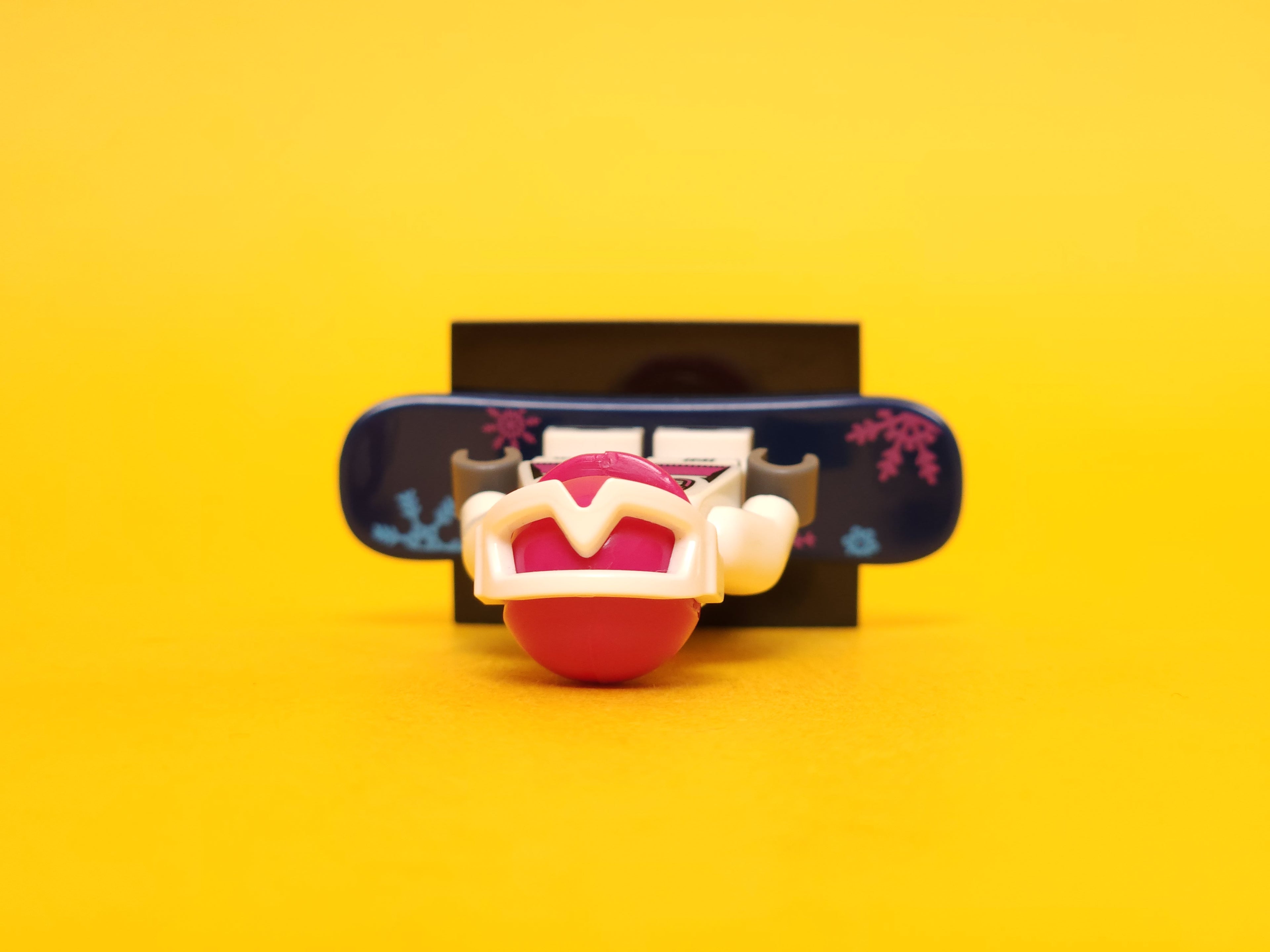 Snowboarder #16 8803 – 2011 LEGO Minifigures: Series 3