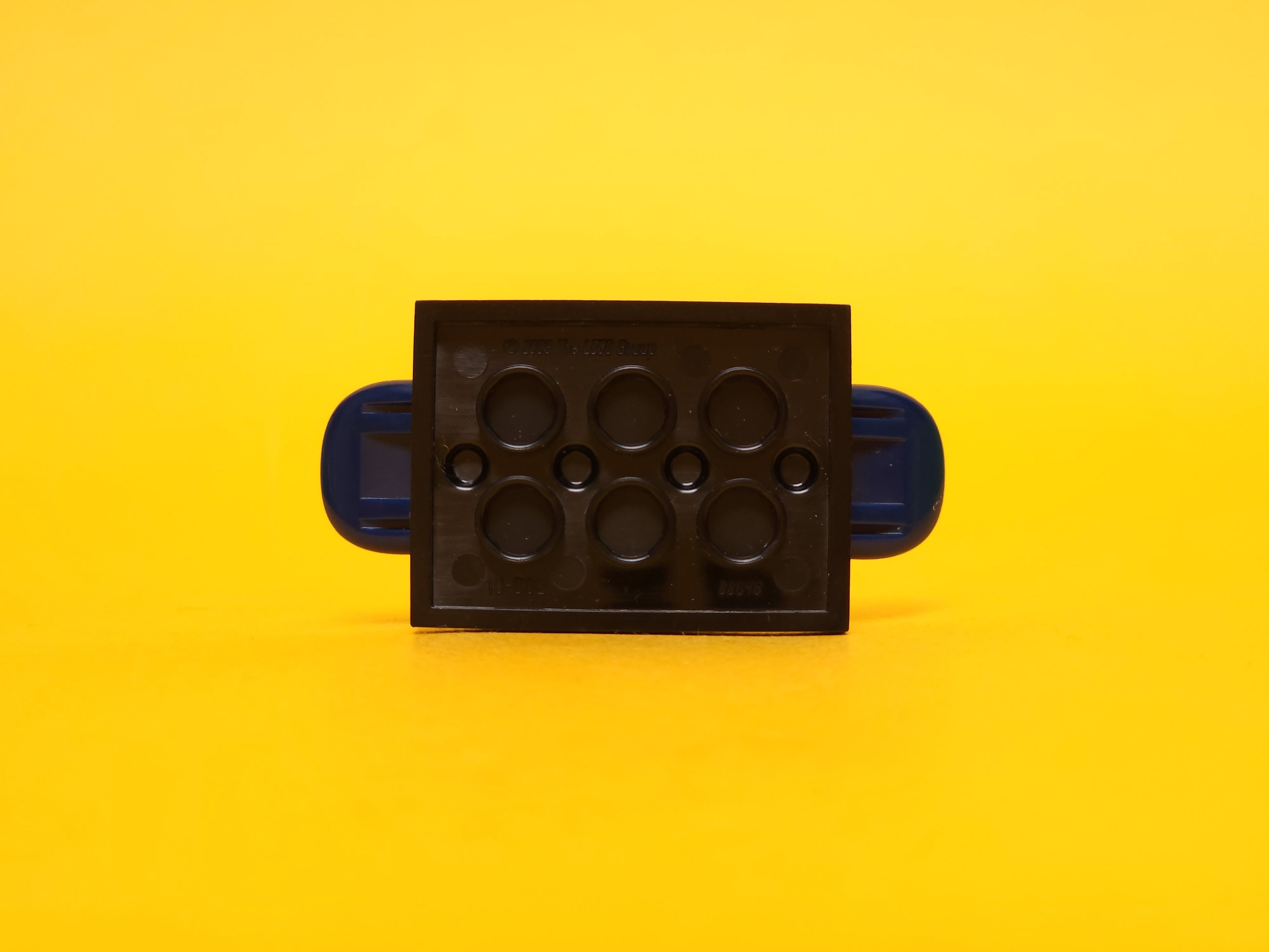 Snowboarder #16 8803 – 2011 LEGO Minifigures: Series 3