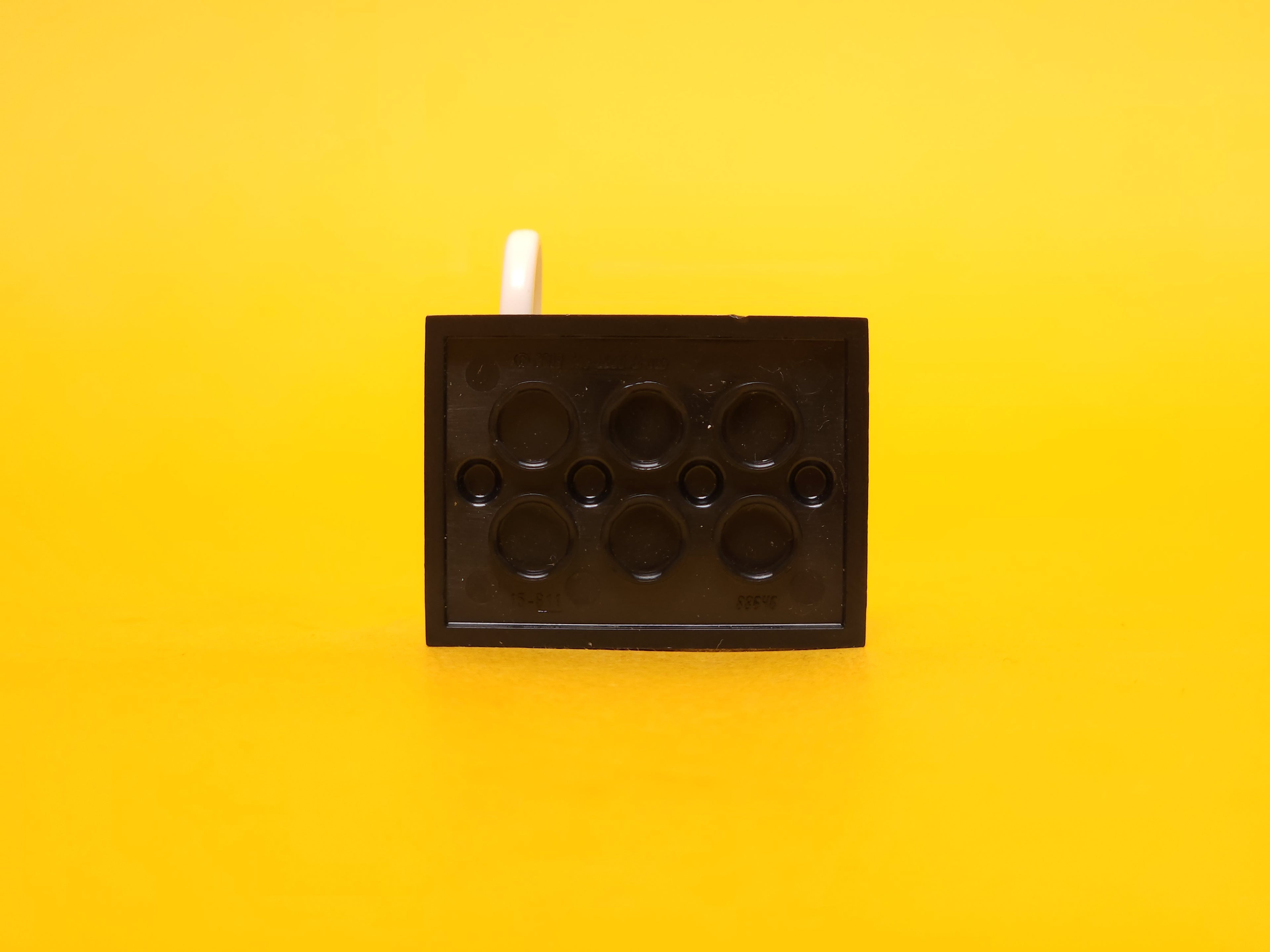 Tennis Player #10 8803 – 2011 LEGO Minifigures: Series 3