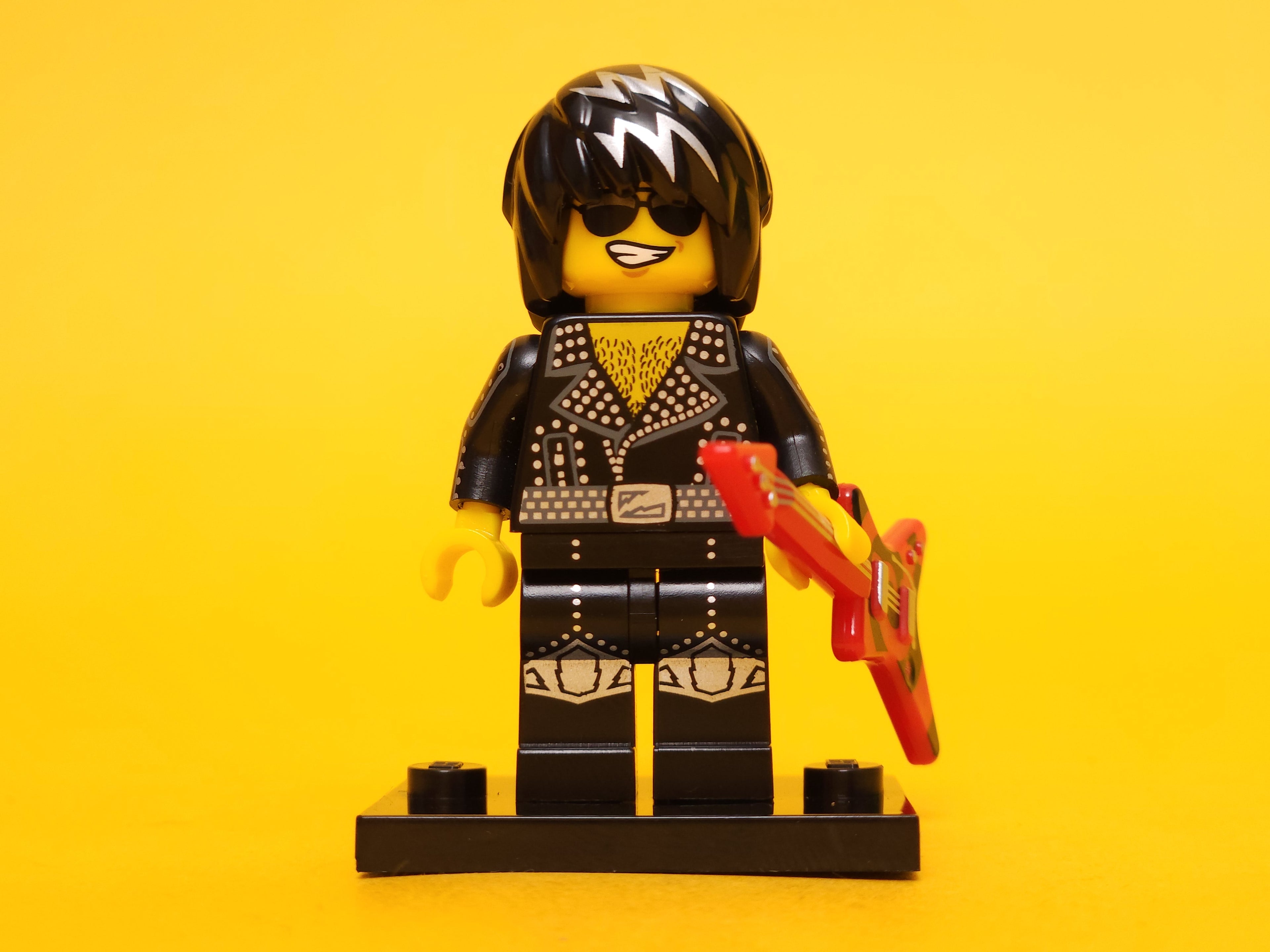 Rock Star #12 71007 – 2014 LEGO Minifigures: Series 12