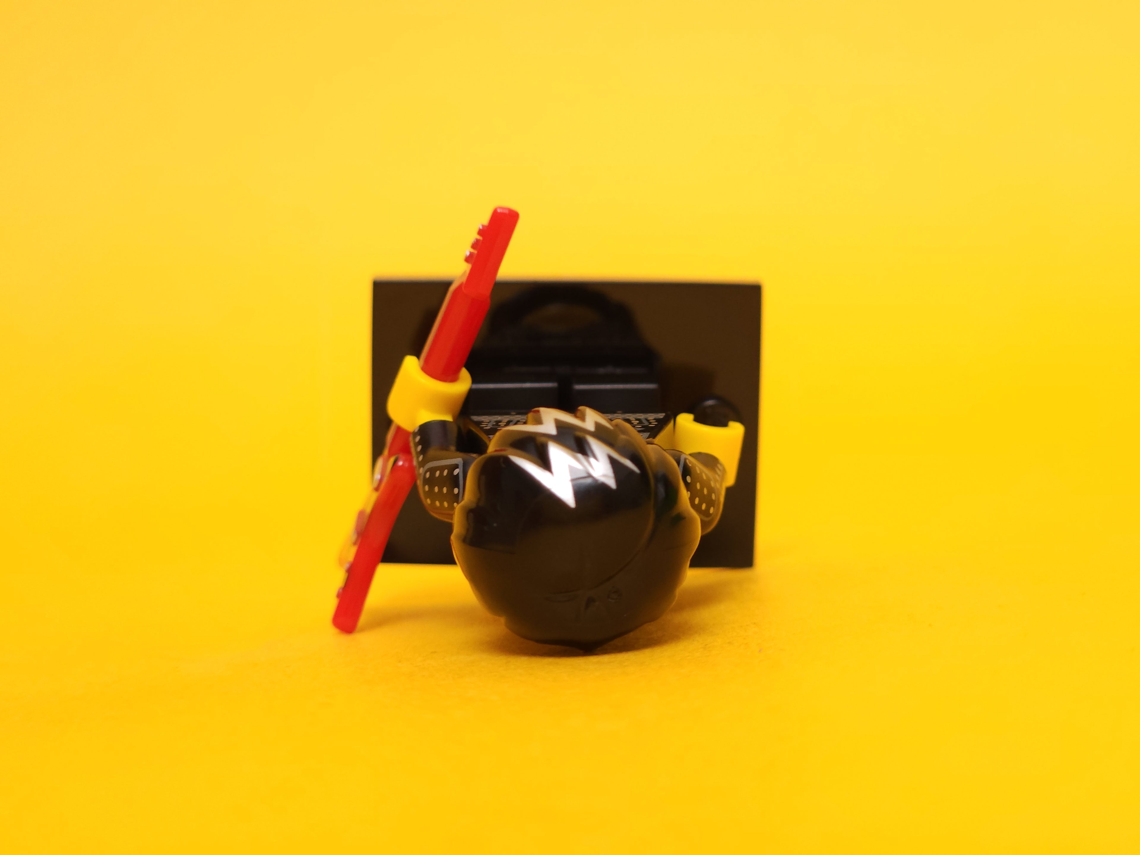 Rock Star #12 71007 – 2014 LEGO Minifigures: Series 12