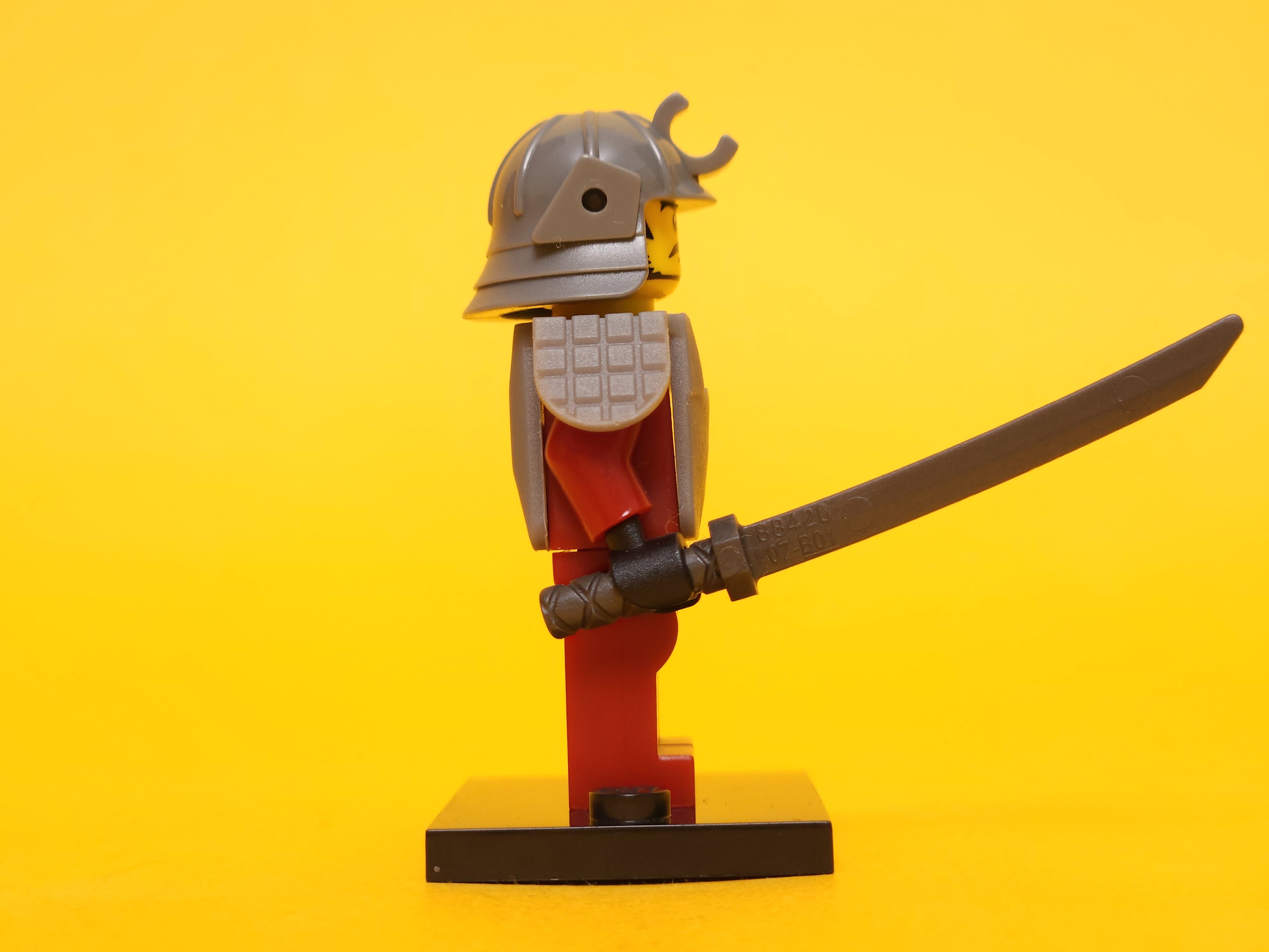 Samurai Warrior #4 8831 – 2011 LEGO Minifigures: Series 3