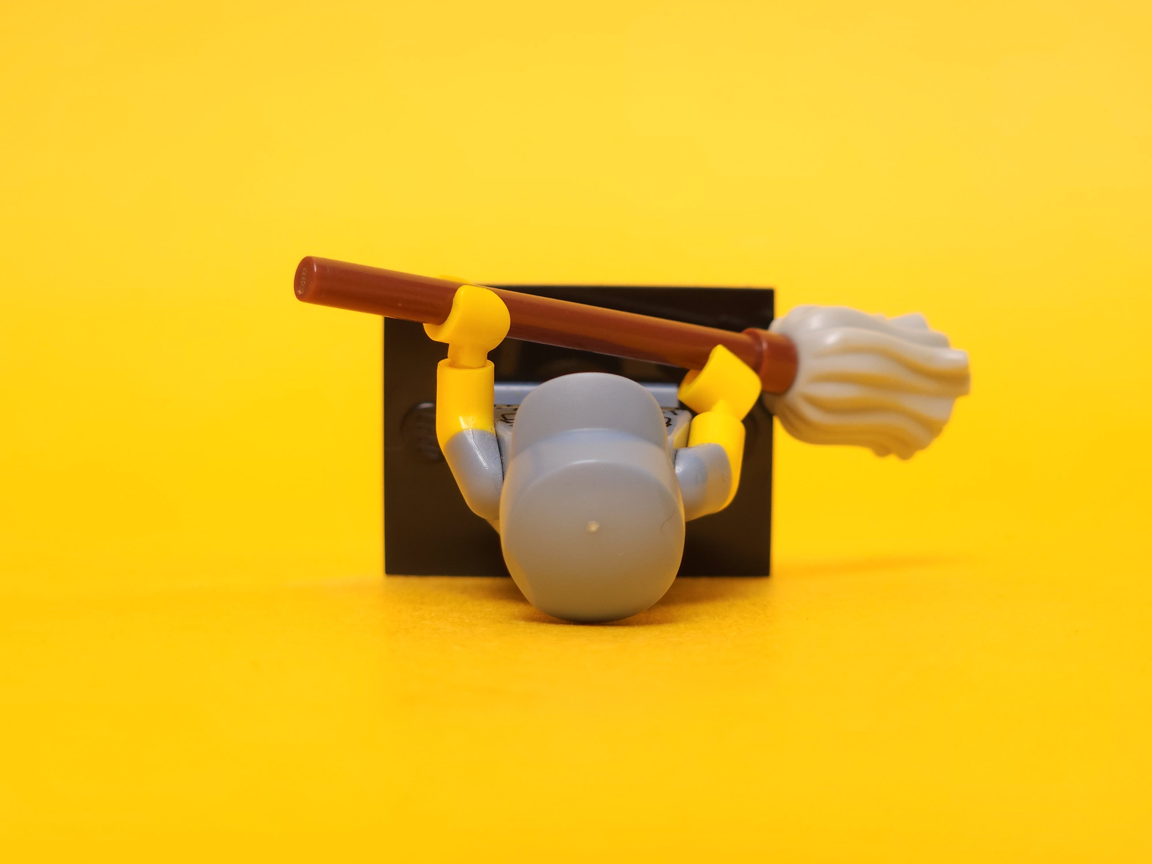 Janitor #9 71011 – 2016 LEGO Minifigures: Series 15