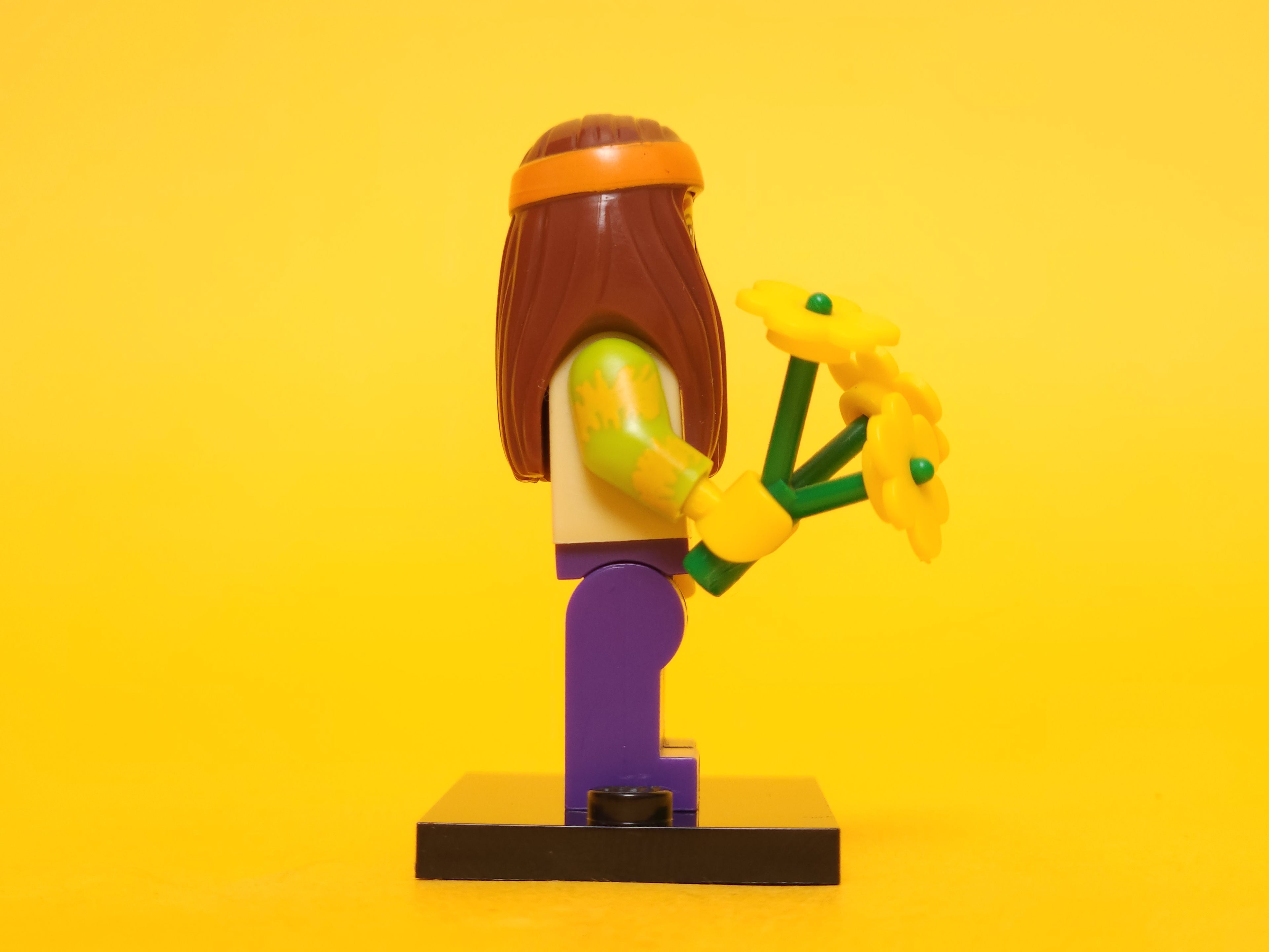 Hippie #11 8831 – 2012 LEGO Minifigures: Series 7