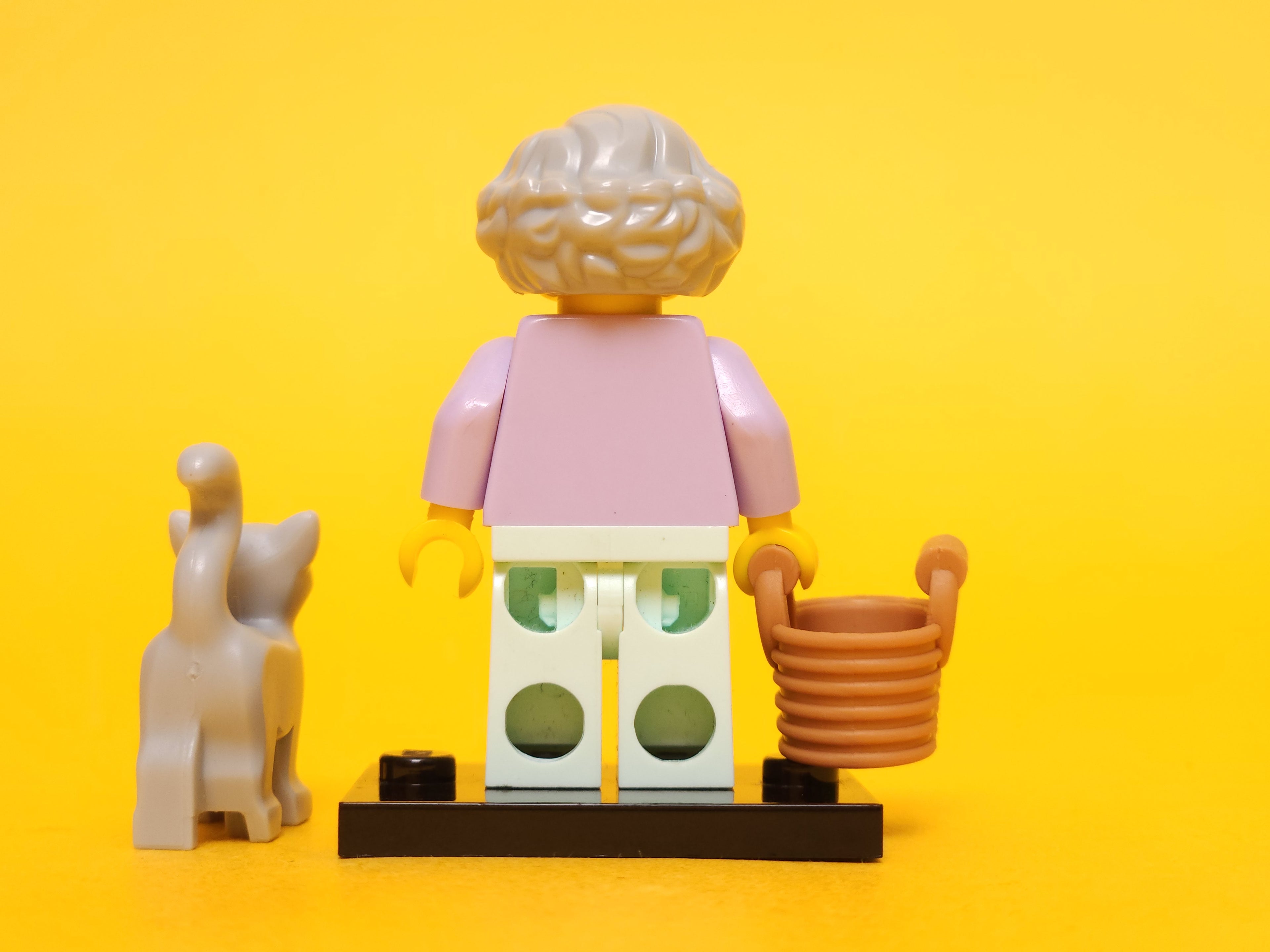 Grandma #14 71002 – 2013 LEGO Minifigures: Series 11