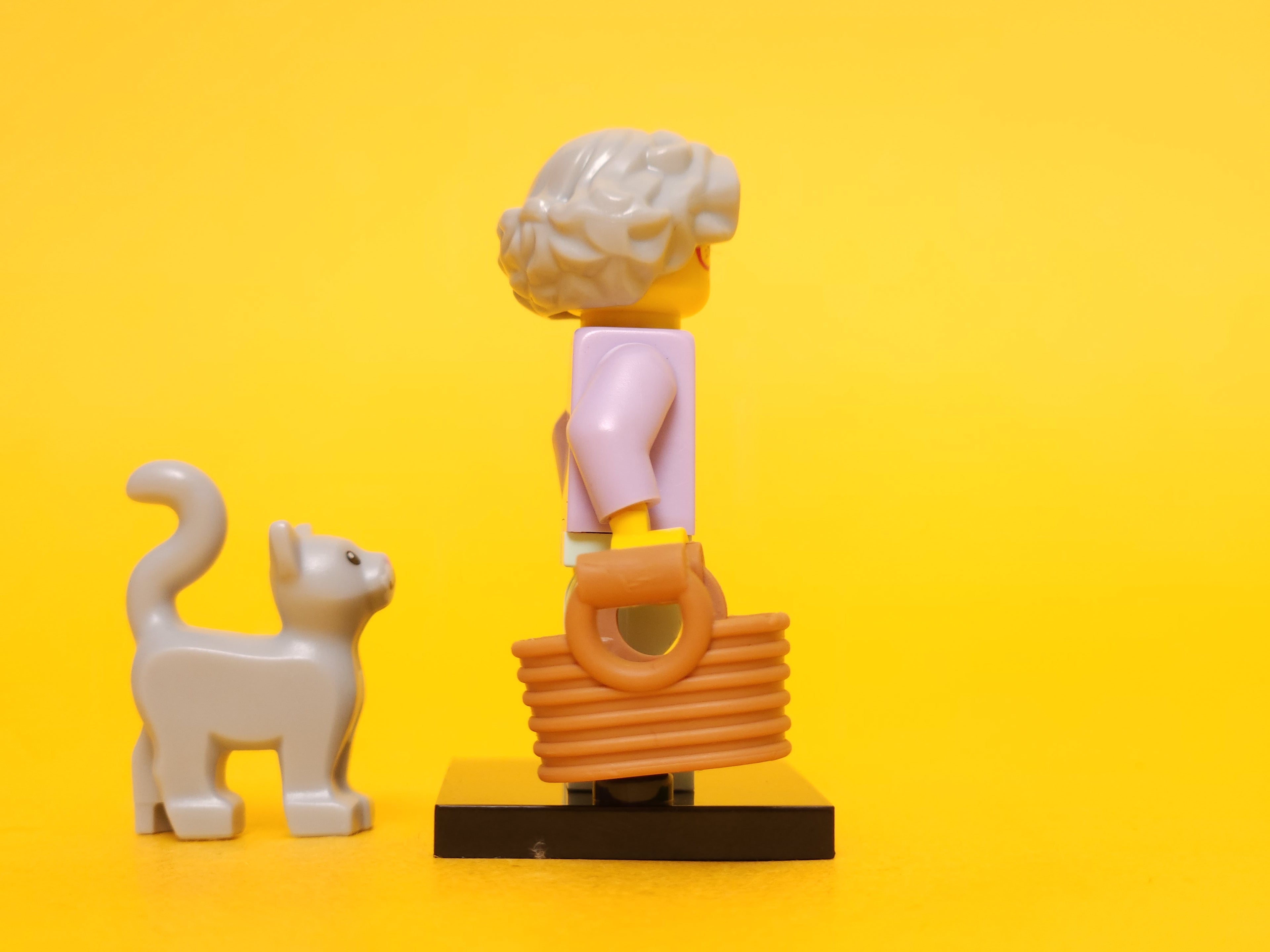 Grandma #14 71002 – 2013 LEGO Minifigures: Series 11