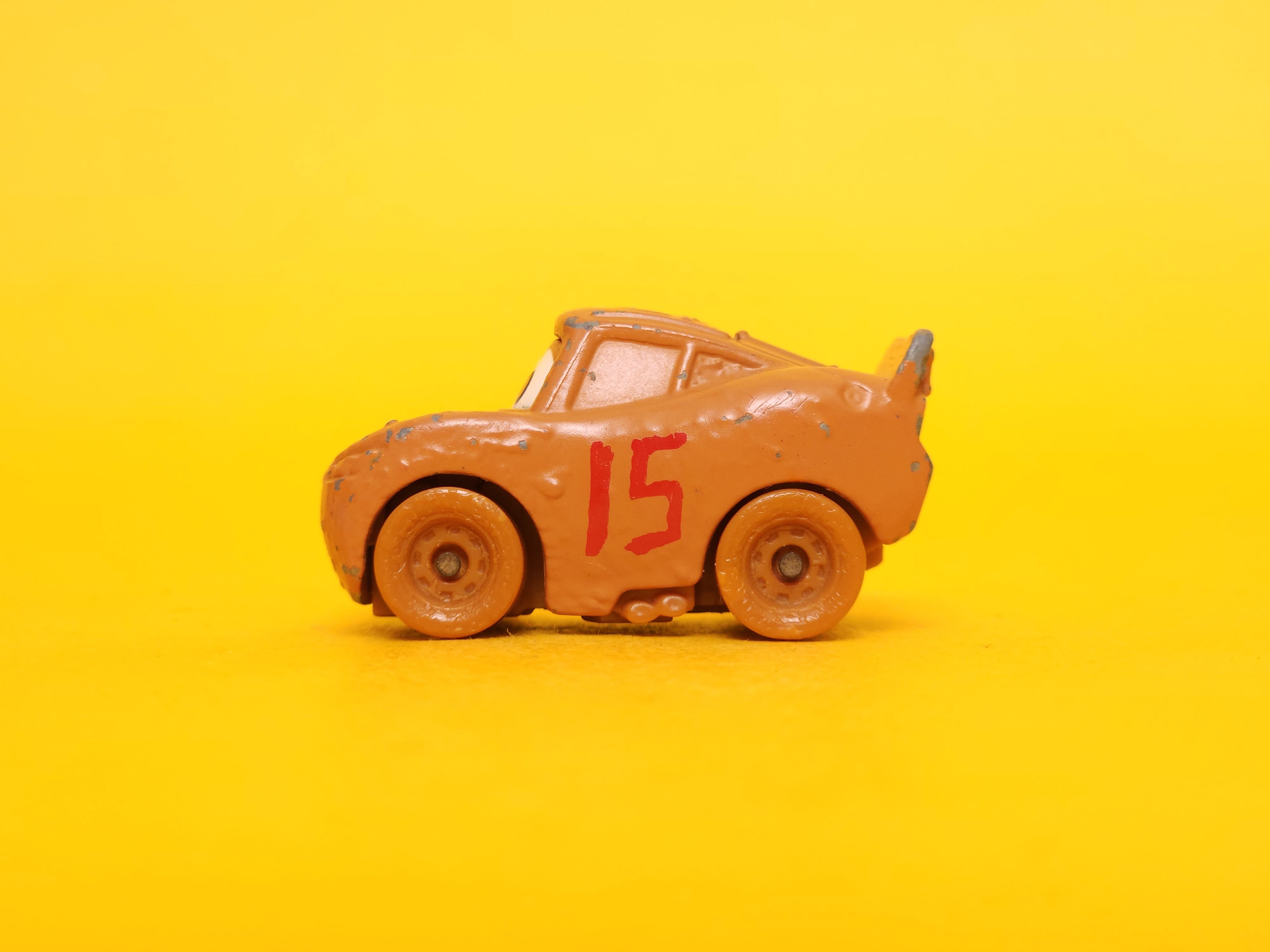 Muddy Lightning McQueen as Chester Whipplefilter – 2018 Mattel Disney Pixar Cars Mini Racers