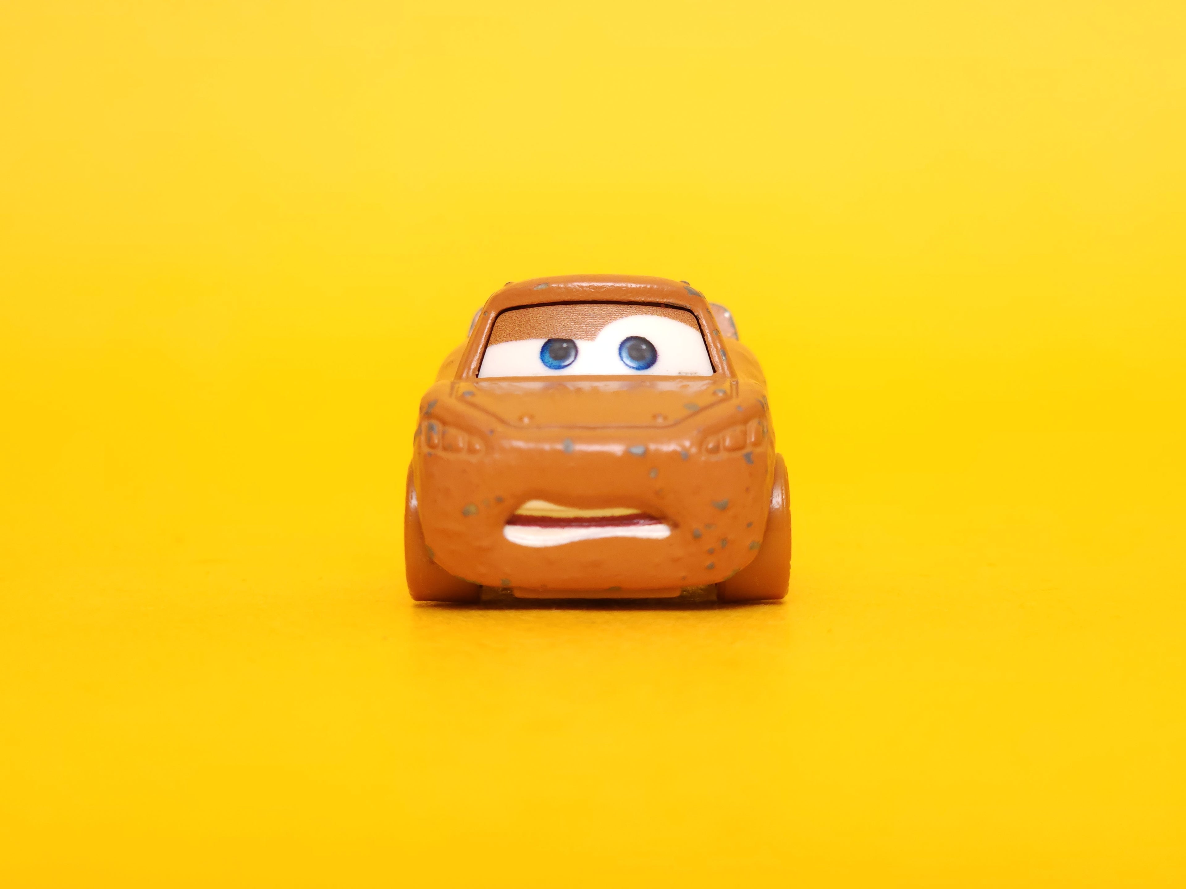 Muddy Lightning McQueen as Chester Whipplefilter – 2018 Mattel Disney Pixar Cars Mini Racers