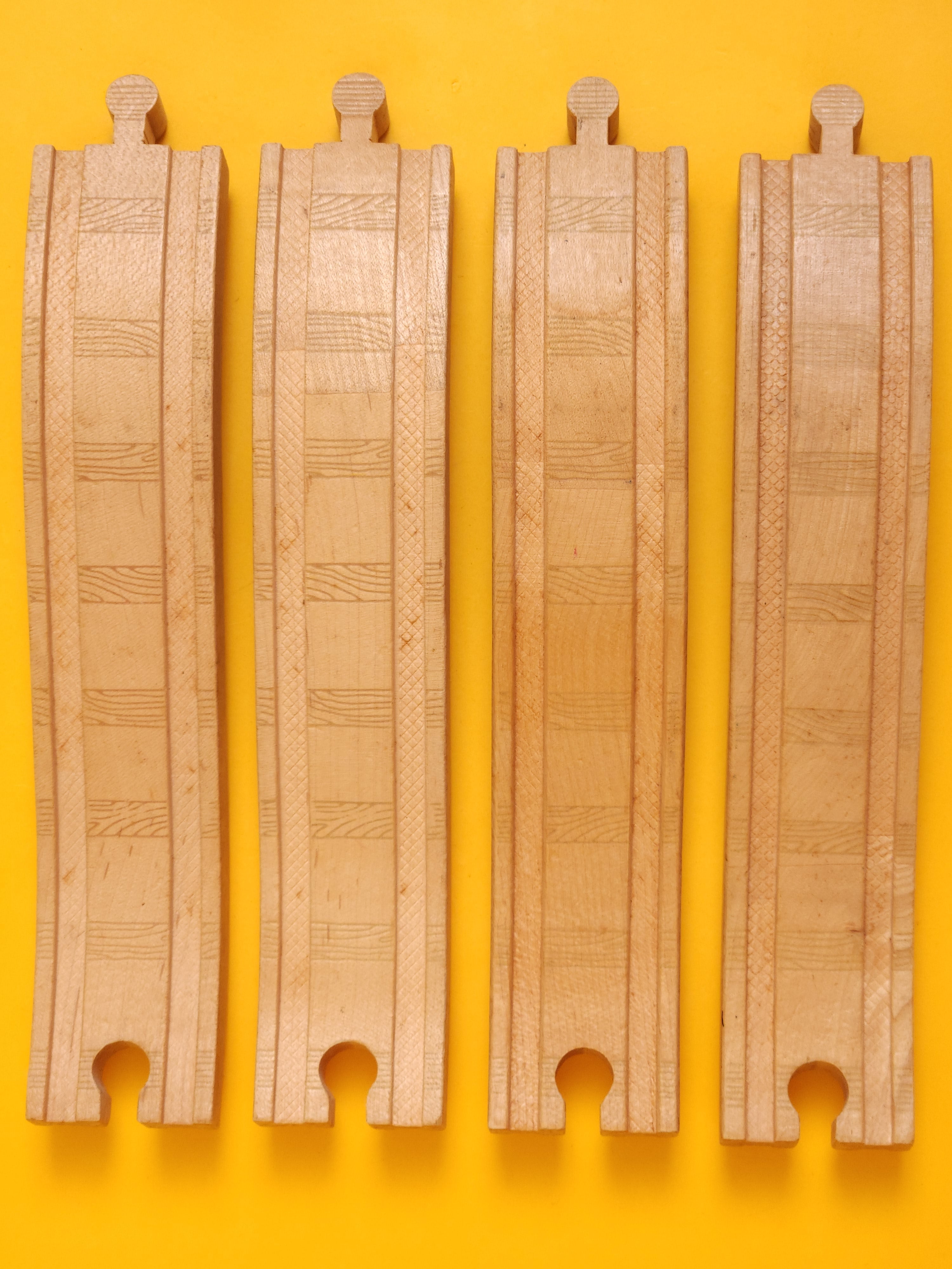 4x 8" Ascending Track Pieces – Thomas & Friends: Wooden Railway
