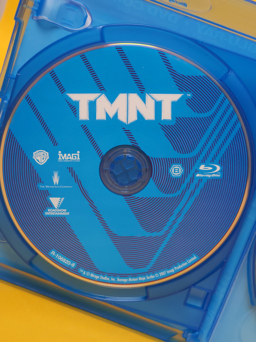 TMNT (Teenage Mutant Ninja Turtles)  – Blu-ray + DVD Combo