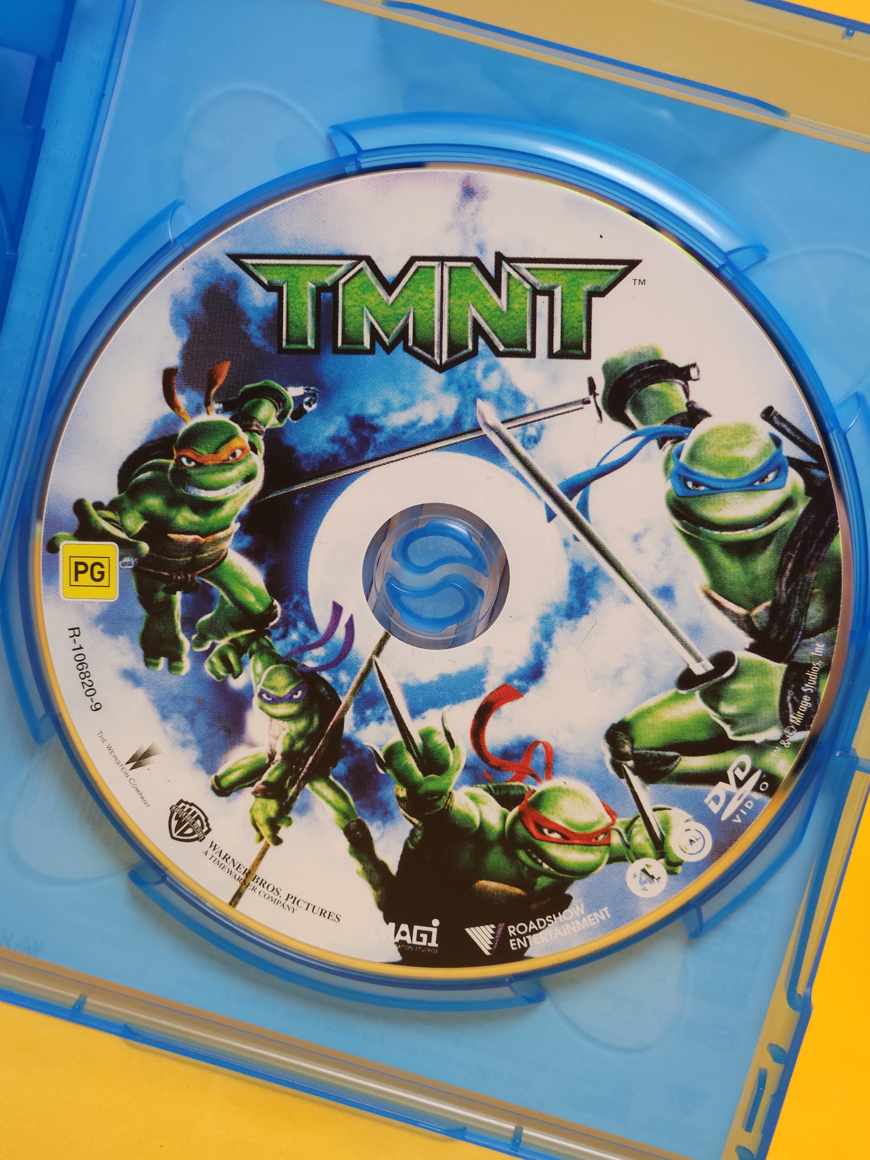 TMNT (Teenage Mutant Ninja Turtles)  – Blu-ray + DVD Combo