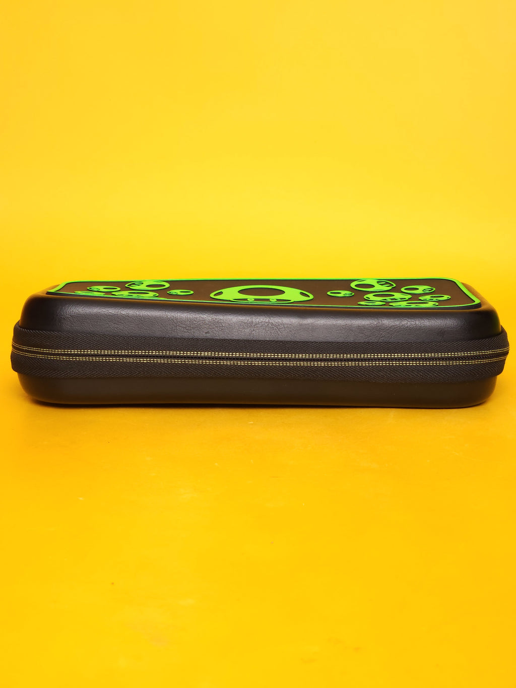 Super Mario: Mushroom - Glow in the Dark – Nintendo Switch Deluxe Case