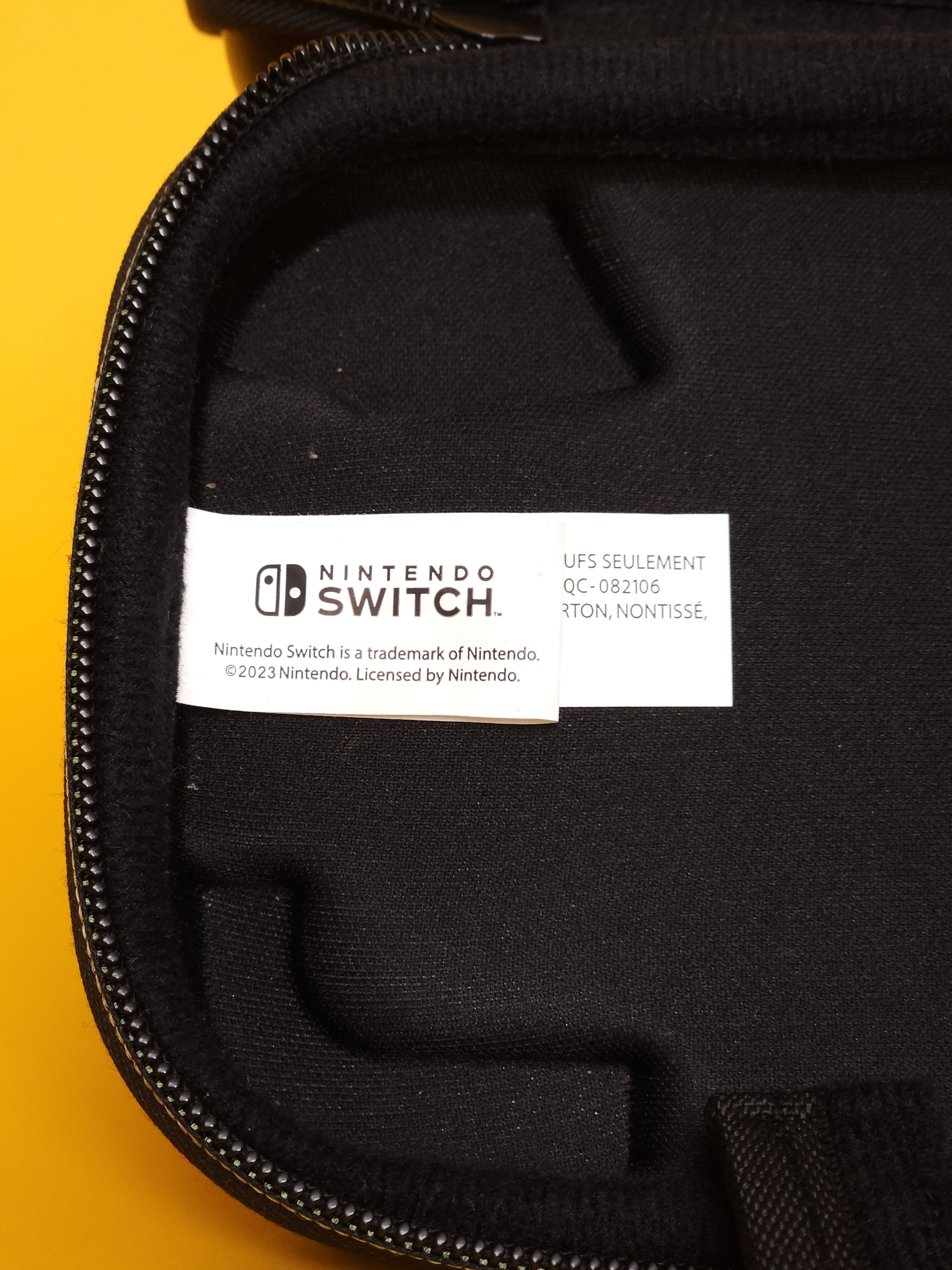 Super Mario: Mushroom - Glow in the Dark – Nintendo Switch Deluxe Case