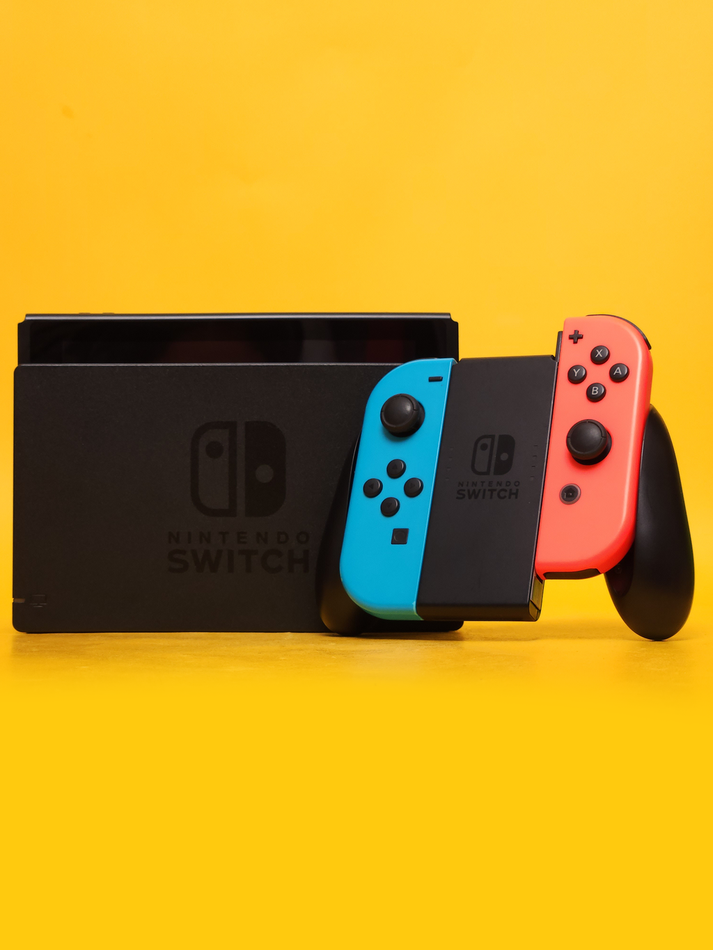 Nintendo Switch V2 – Neon Blue / Neon Red
