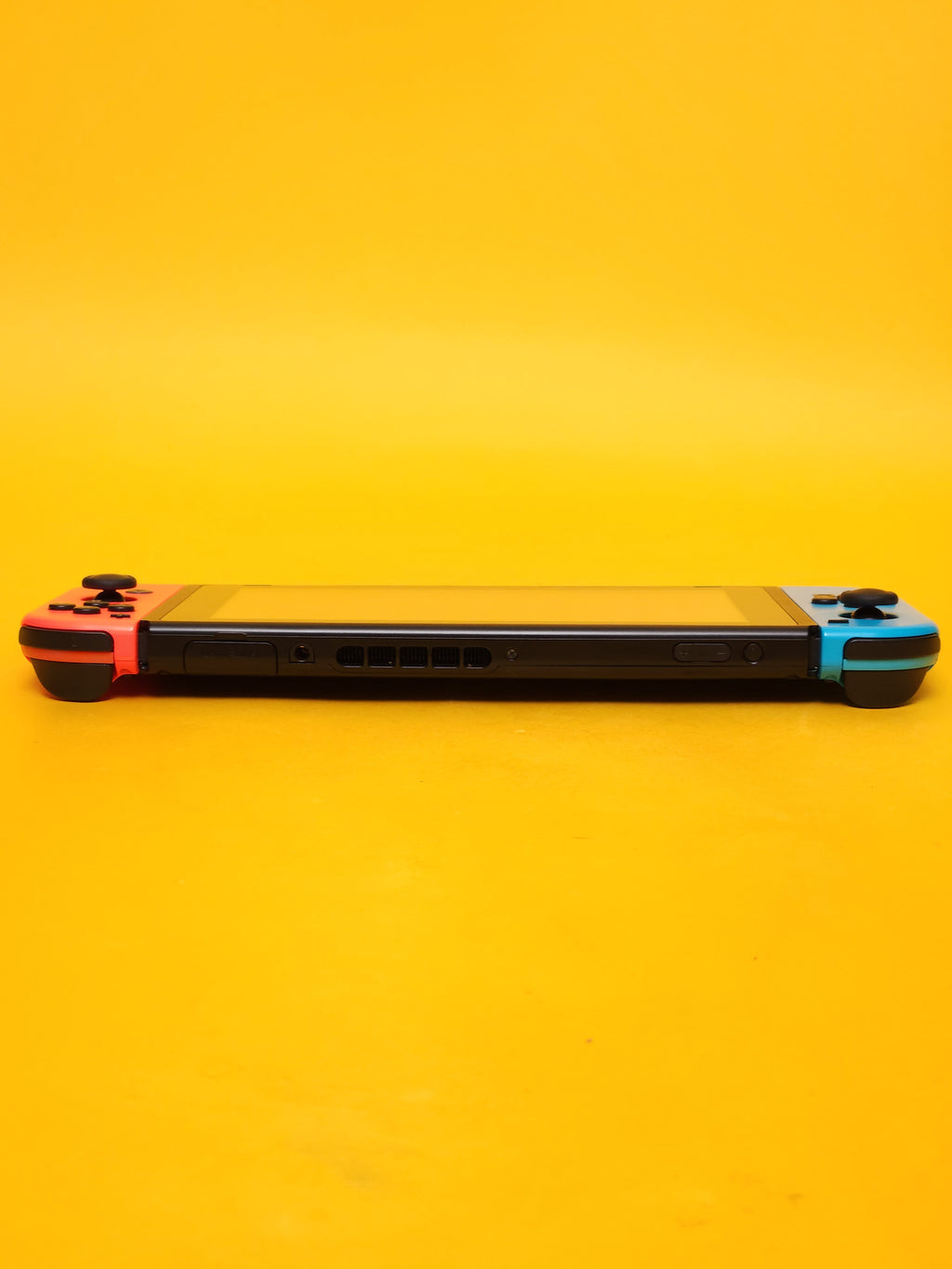 Nintendo Switch V2 – Neon Blue / Neon Red