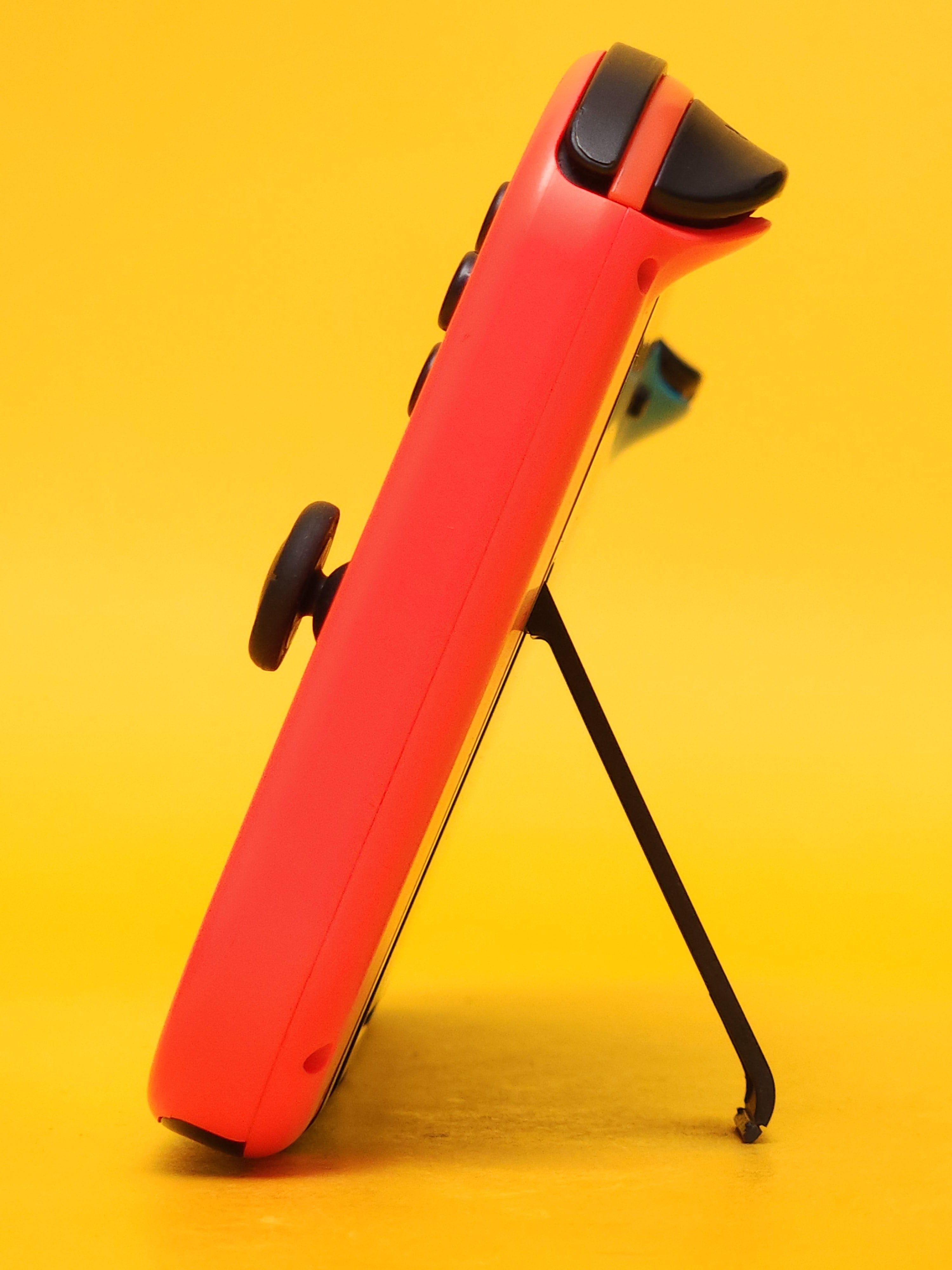 Nintendo Switch V2 – Neon Blue / Neon Red