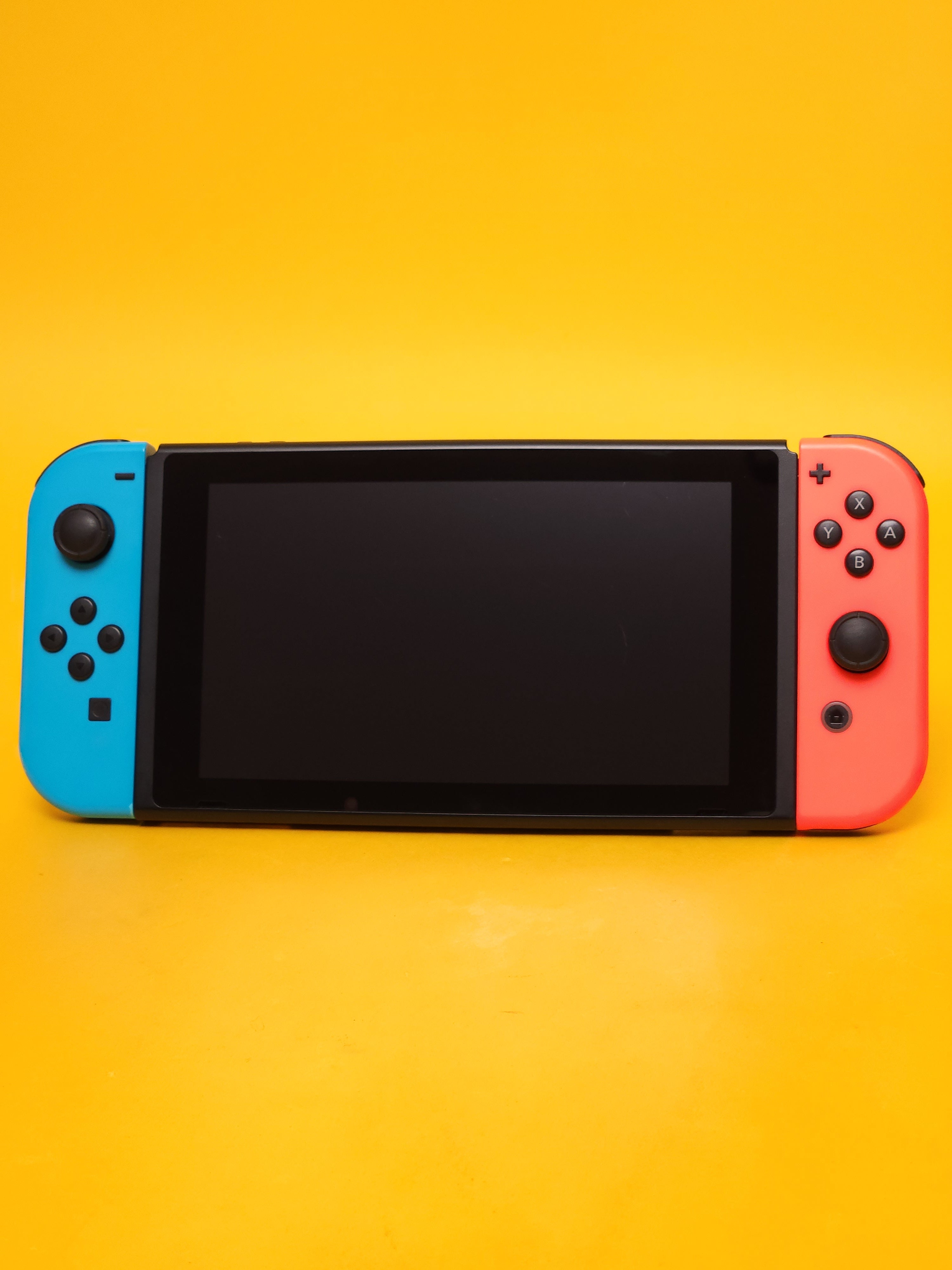 Nintendo Switch V2 – Neon Blue / Neon Red