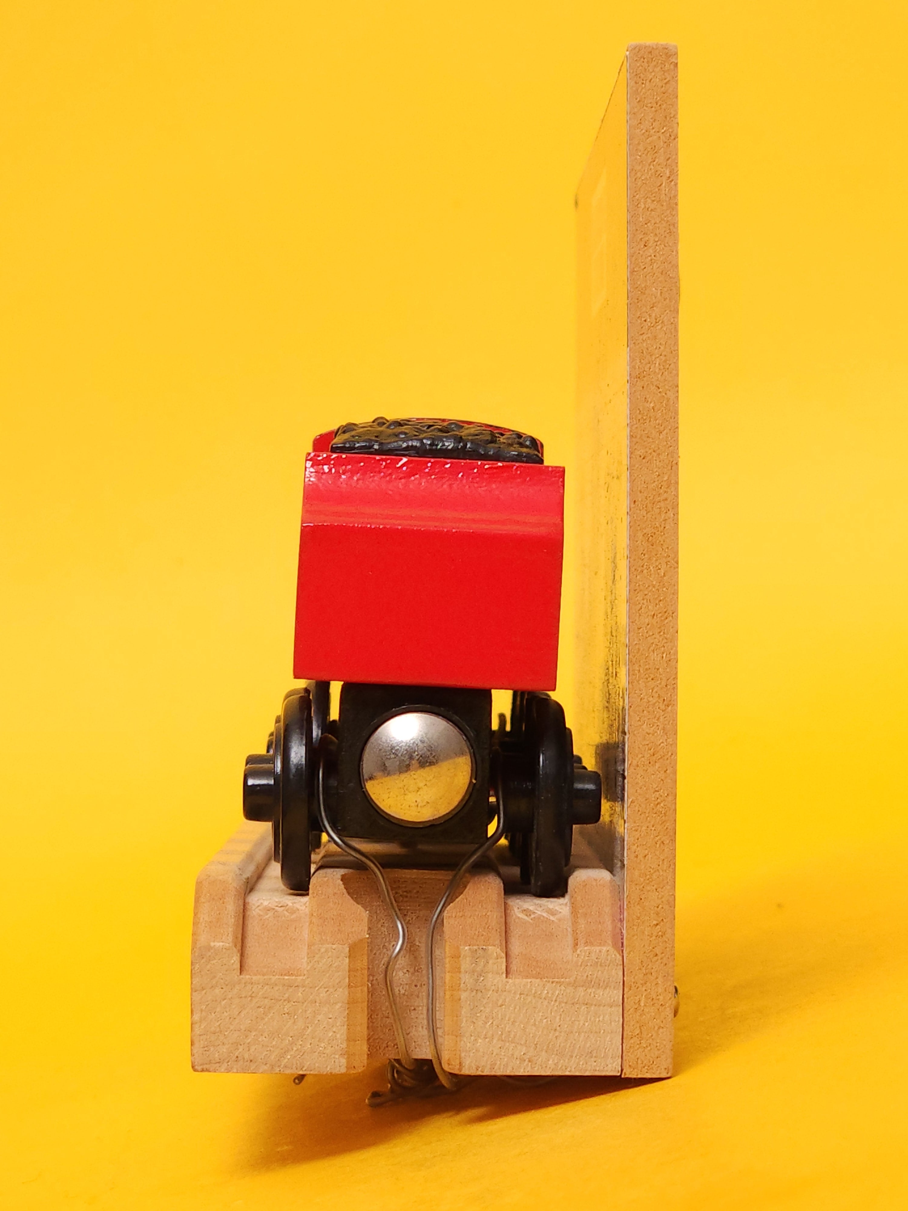James Goes Buzz Buzz - Limited Edition #2,904 / 7,000 – Thomas & Friends: Wooden Railway